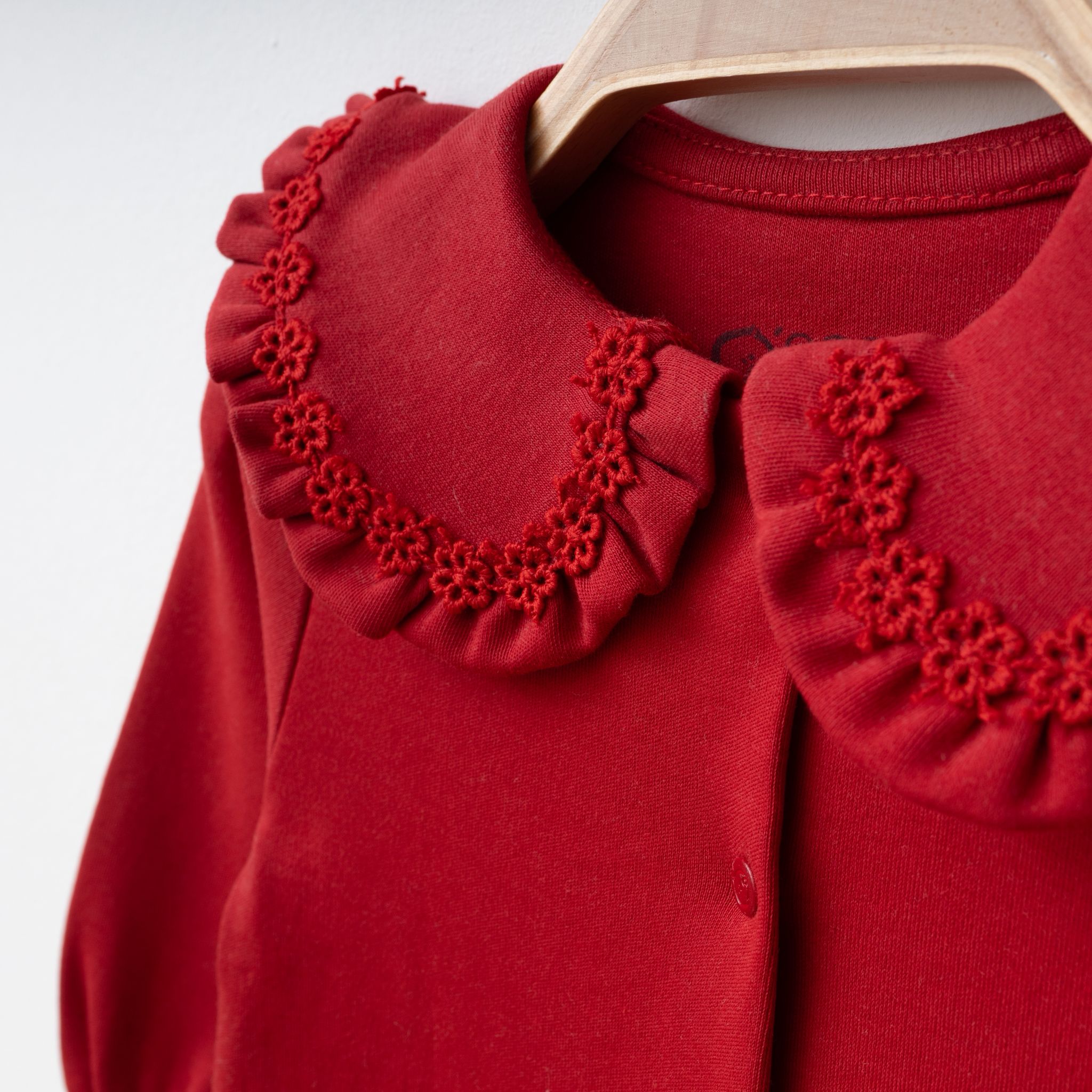 Kız Bebek Dantelli Yakalı Kırmızı Renk Tulum