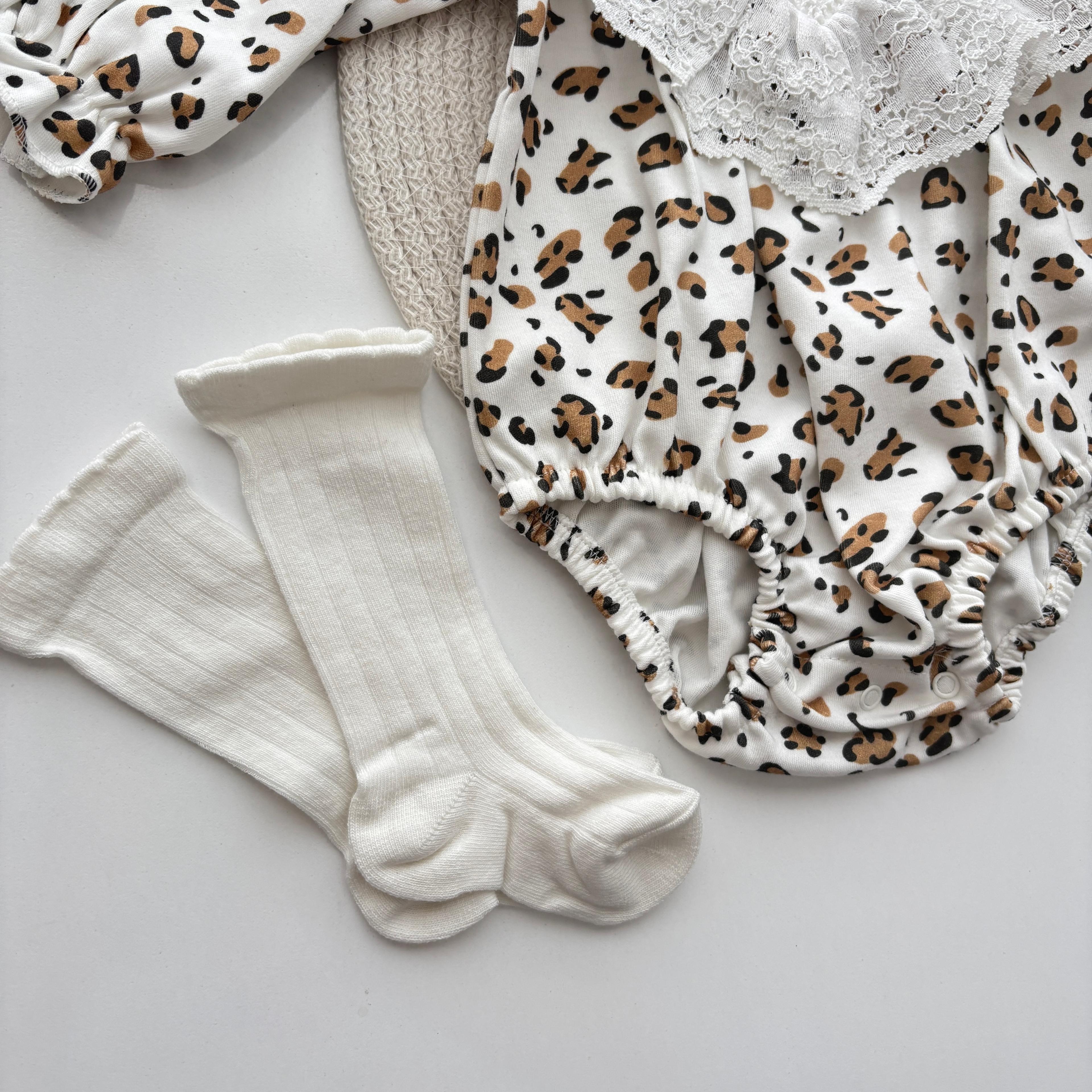 Kız Bebek Leoparlı ve Çoraplı Romper