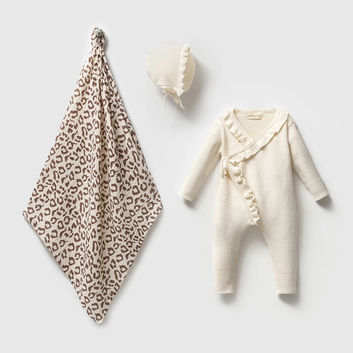 Nipperland Kız Bebek 0-3 Ay Kruvaze Fırfırlı 3’lü Krem Renk Set