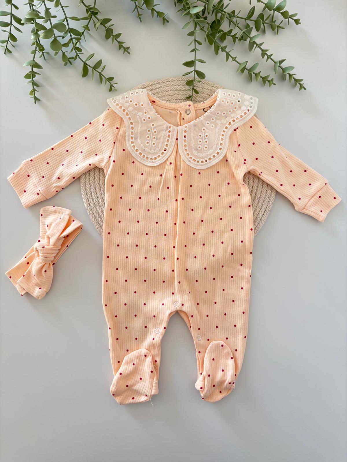 Kız Bebek Dantel Yaka Puantiye Desenli Tulum ve Saç Bandı Seti Somon Renk