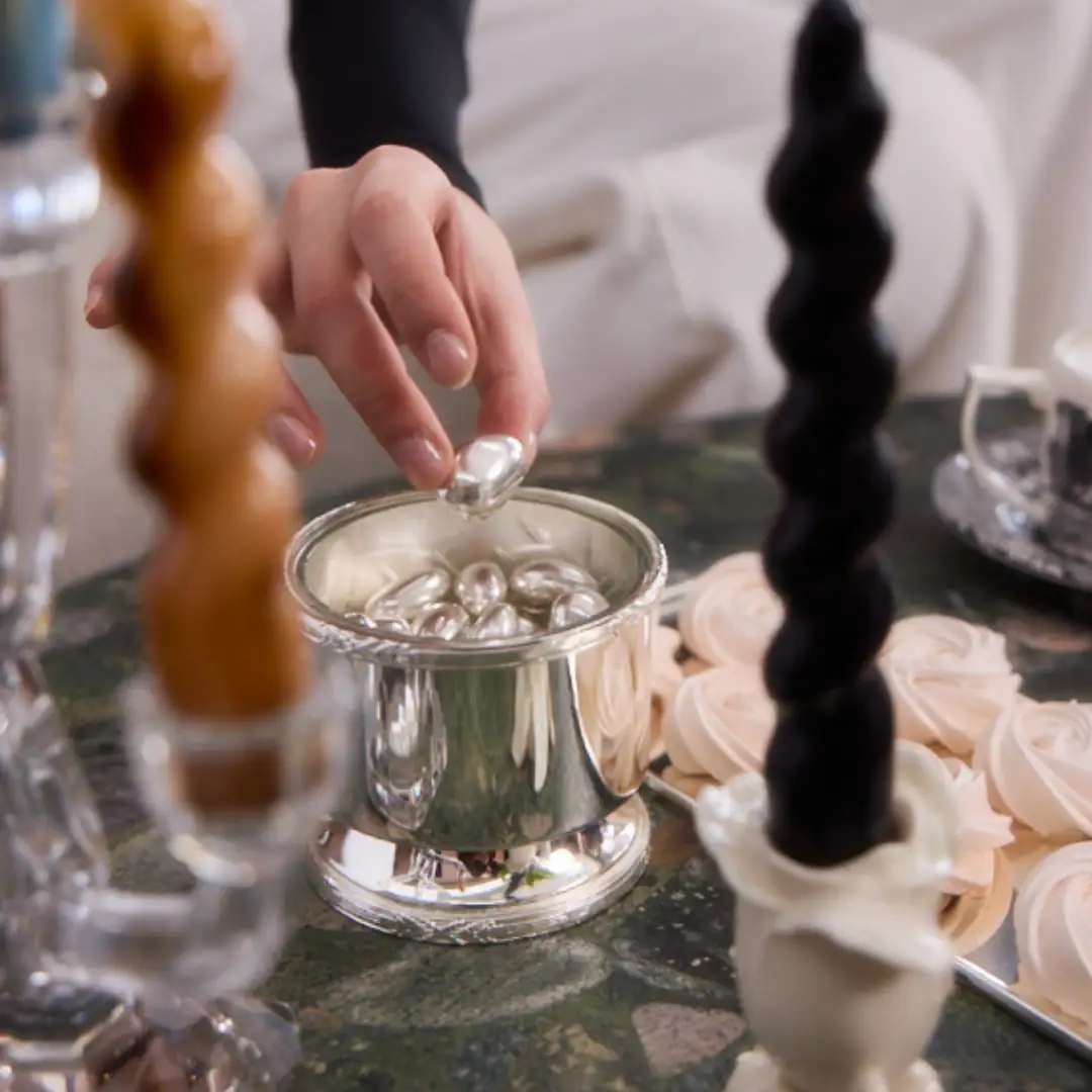 حامل تقديم فضة زجاج بحاوية Royal 235 ml