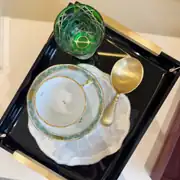 أسود