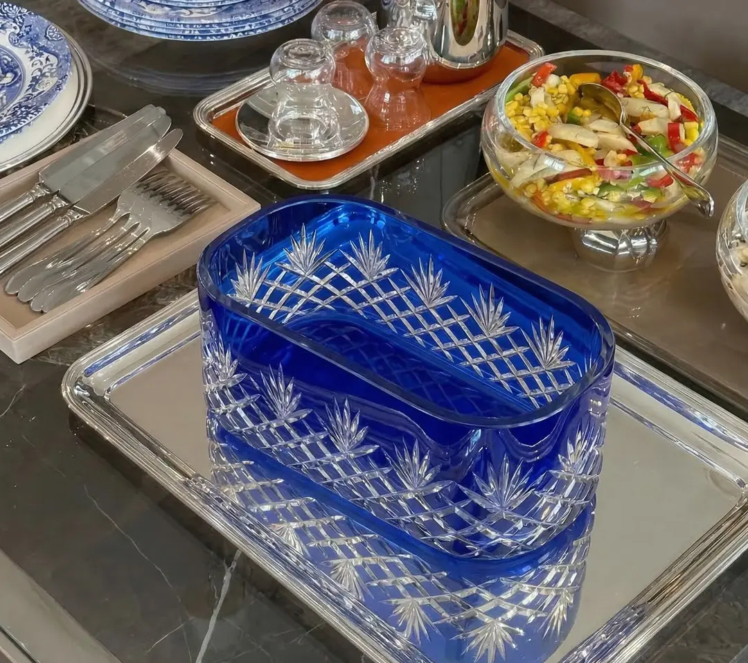 وعاء كريستال أزرق شراشيب نقش مستطيل 11*24 cm