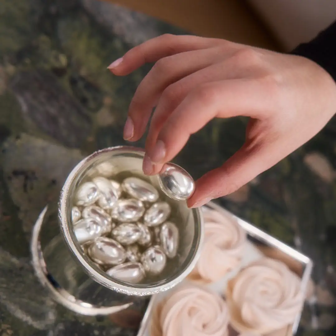 حامل تقديم فضة زجاج بحاوية Royal 235 ml