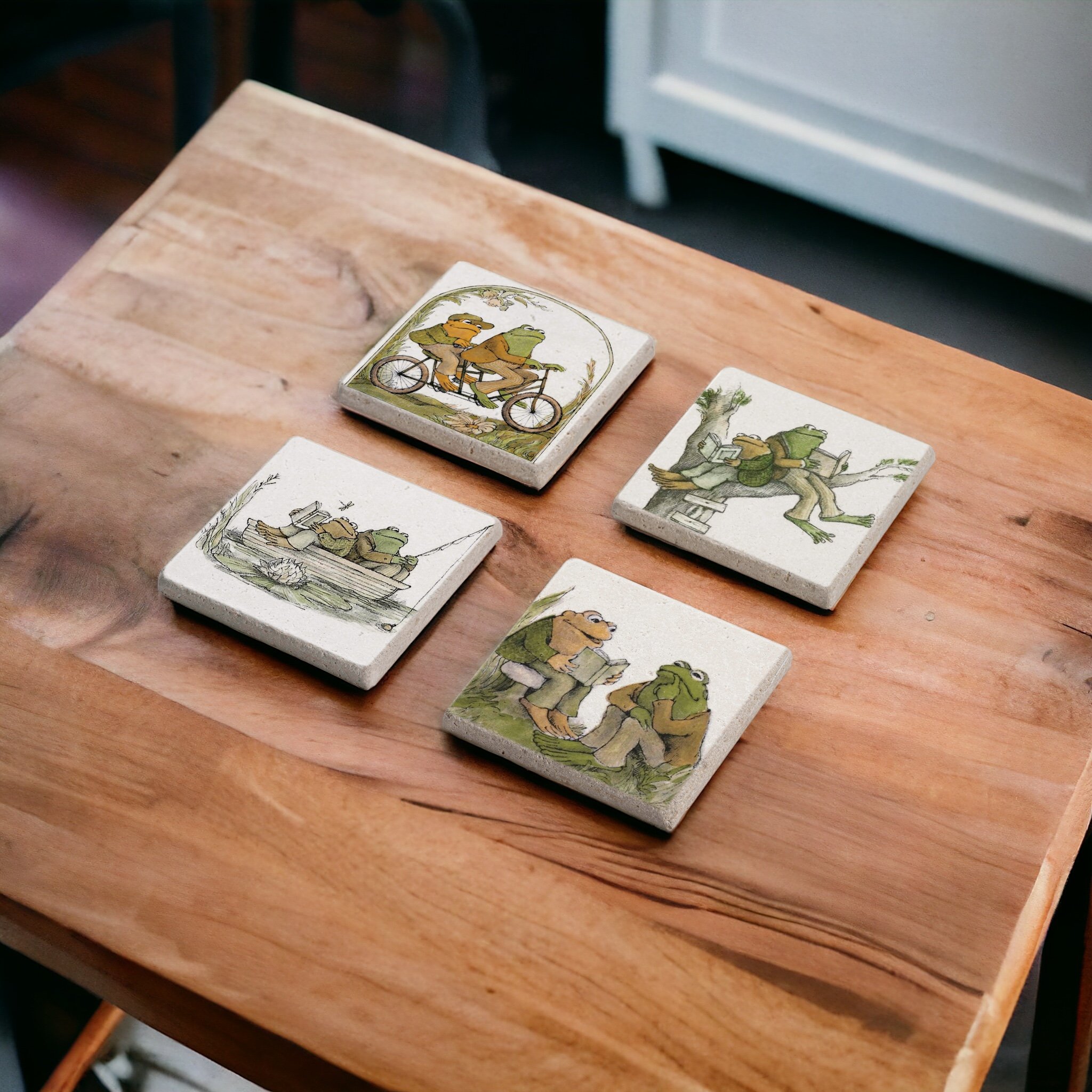 Frog and Toad Temalı Ayrılmaz İkili Kurbağa Doğal Taş Traverten Bardak Altlığı Stone Coasters 4 lü Set