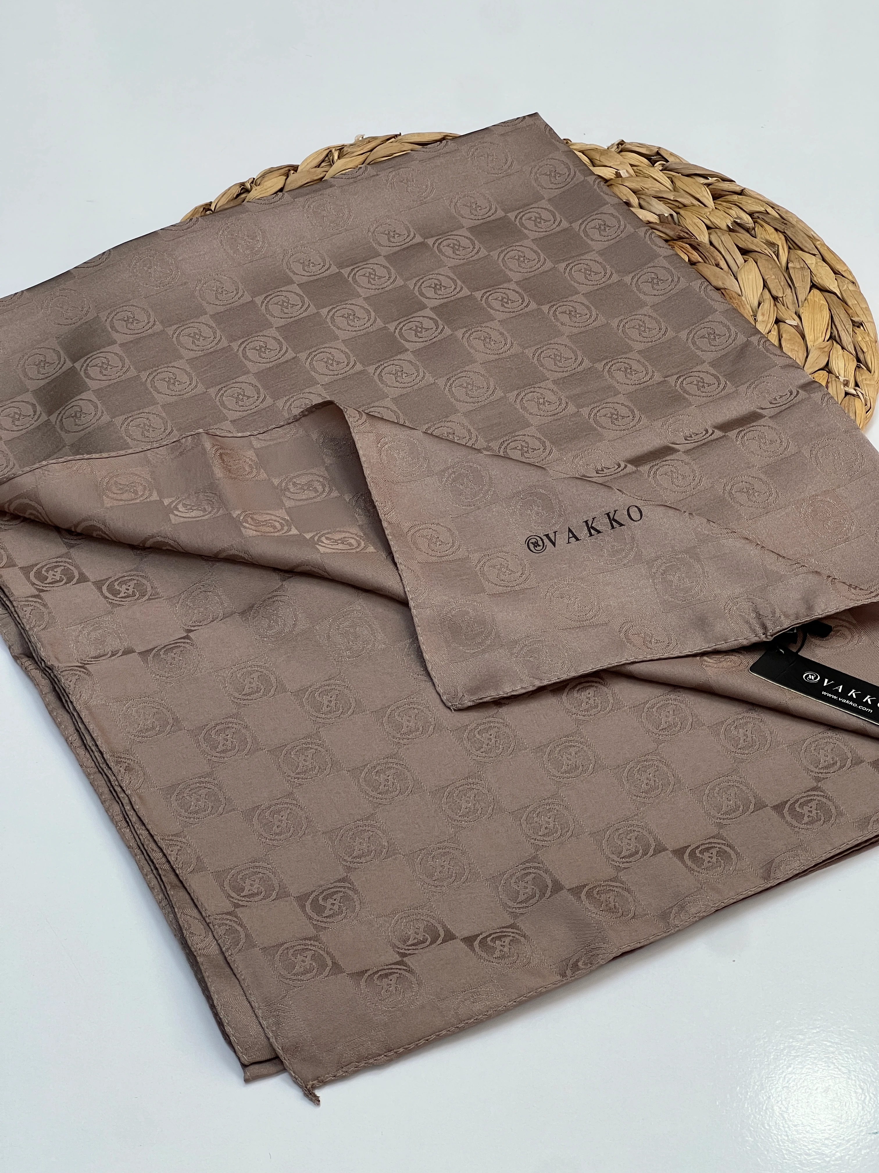 VAKKO MONOGRAM DAMA DESEN JAKAR ŞAL - AÇIK VİZON
