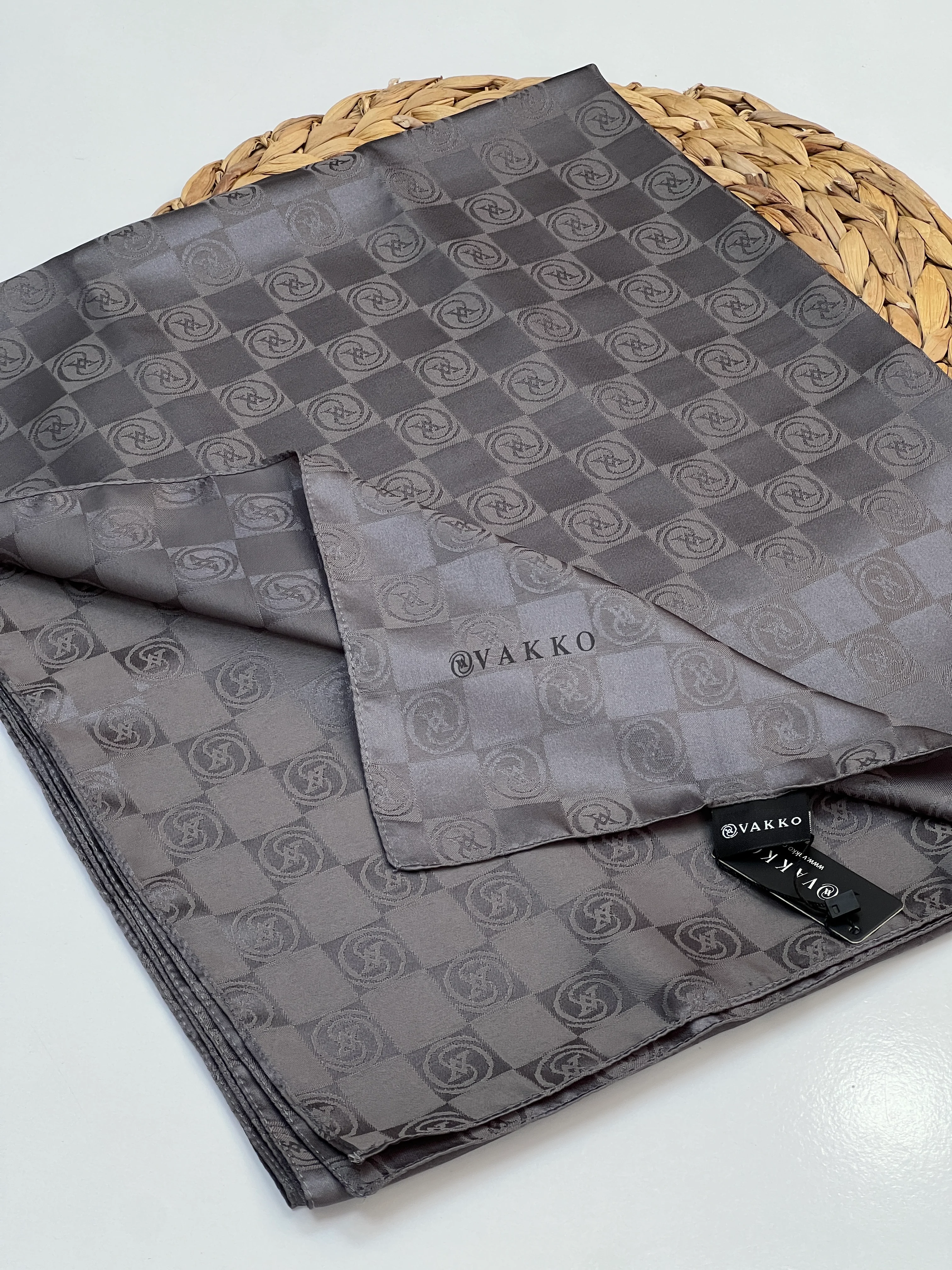VAKKO MONOGRAM DAMA DESEN JAKAR ŞAL - FÜME
