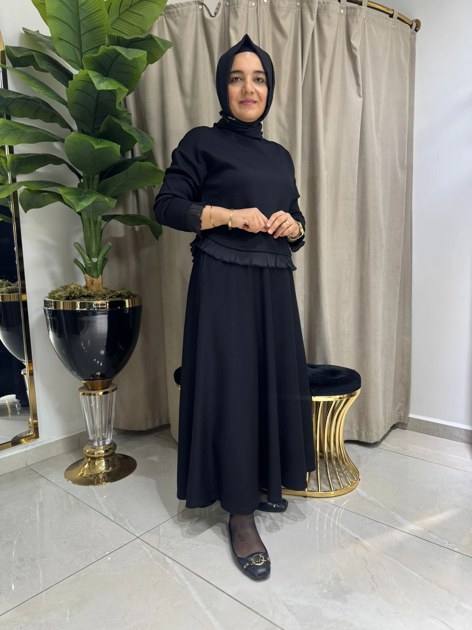 SEÇİL ETEKLİ TAKIM