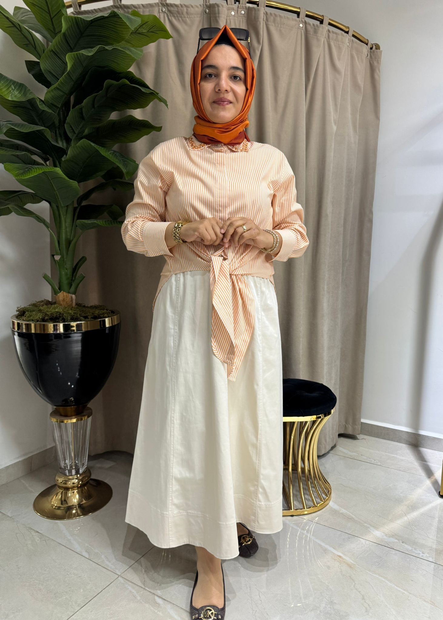 VENÖVE  LUCY ETEK 