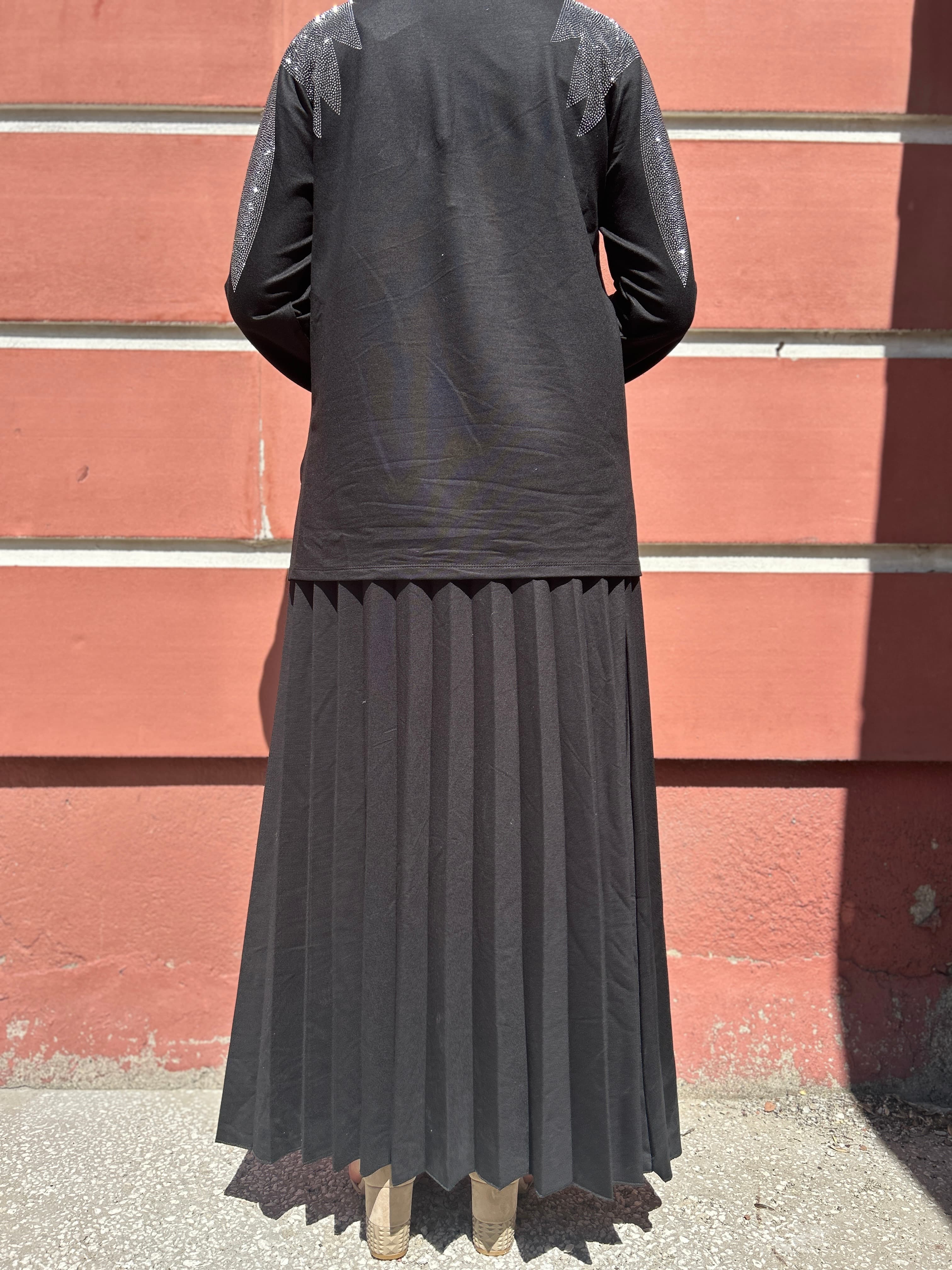 Taş Detaylı Piliseli Etekli Takım (Siyah)