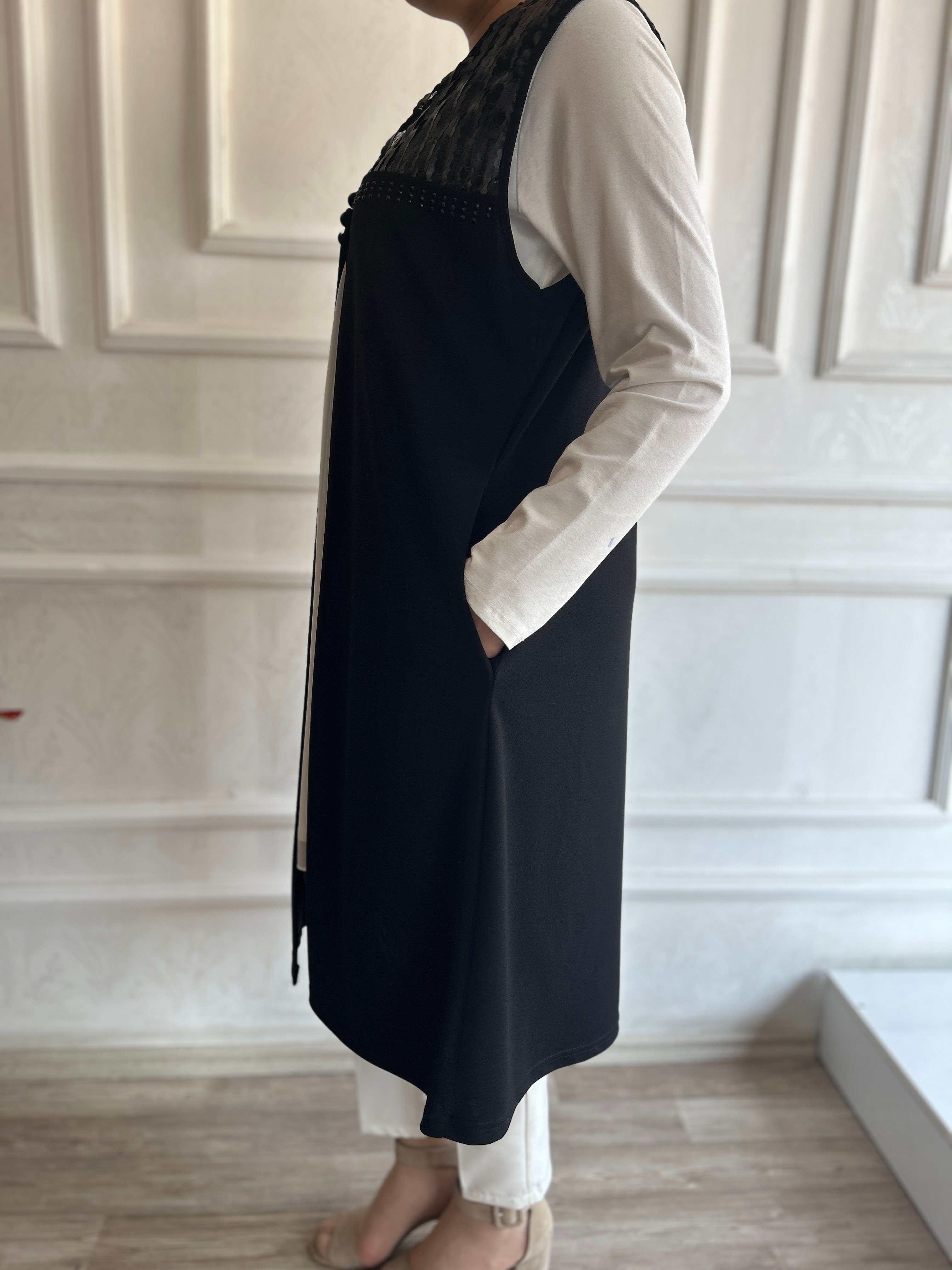 Deri Geçişli Krep Yelek (Siyah)