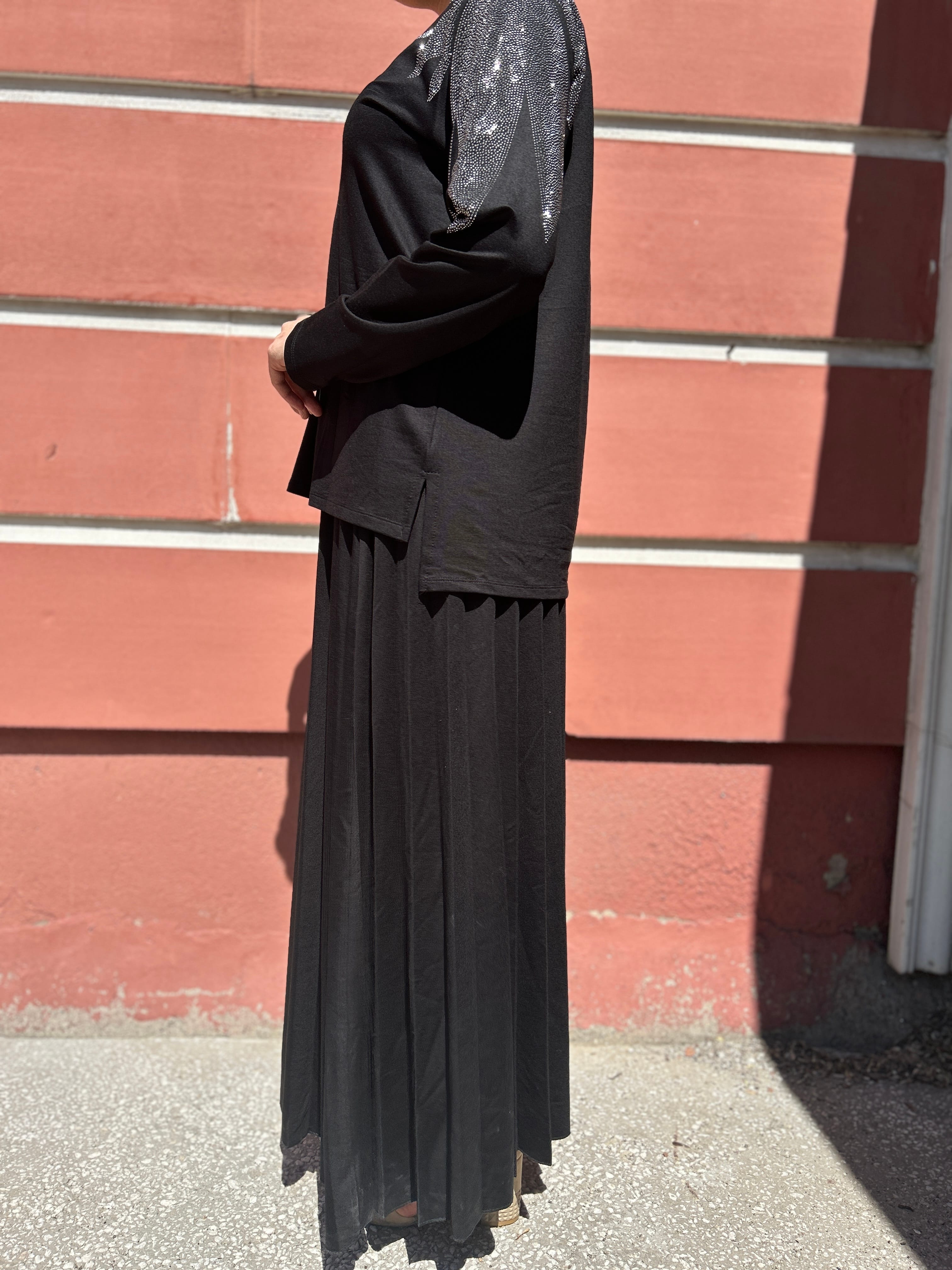 Taş Detaylı Piliseli Etekli Takım (Siyah)