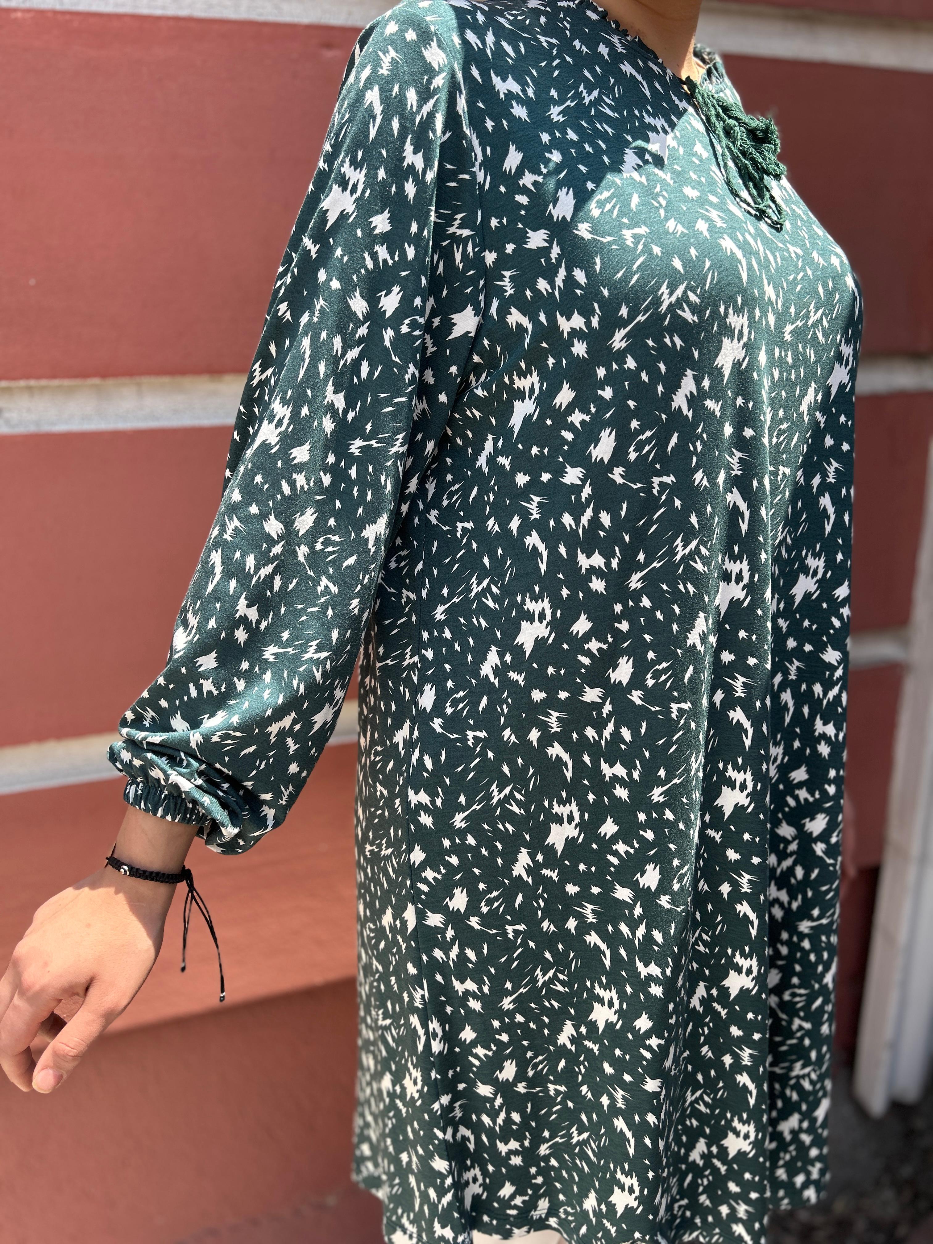 Desenli Yakası Bağlamalı Tunik (Petrol Yeşili)