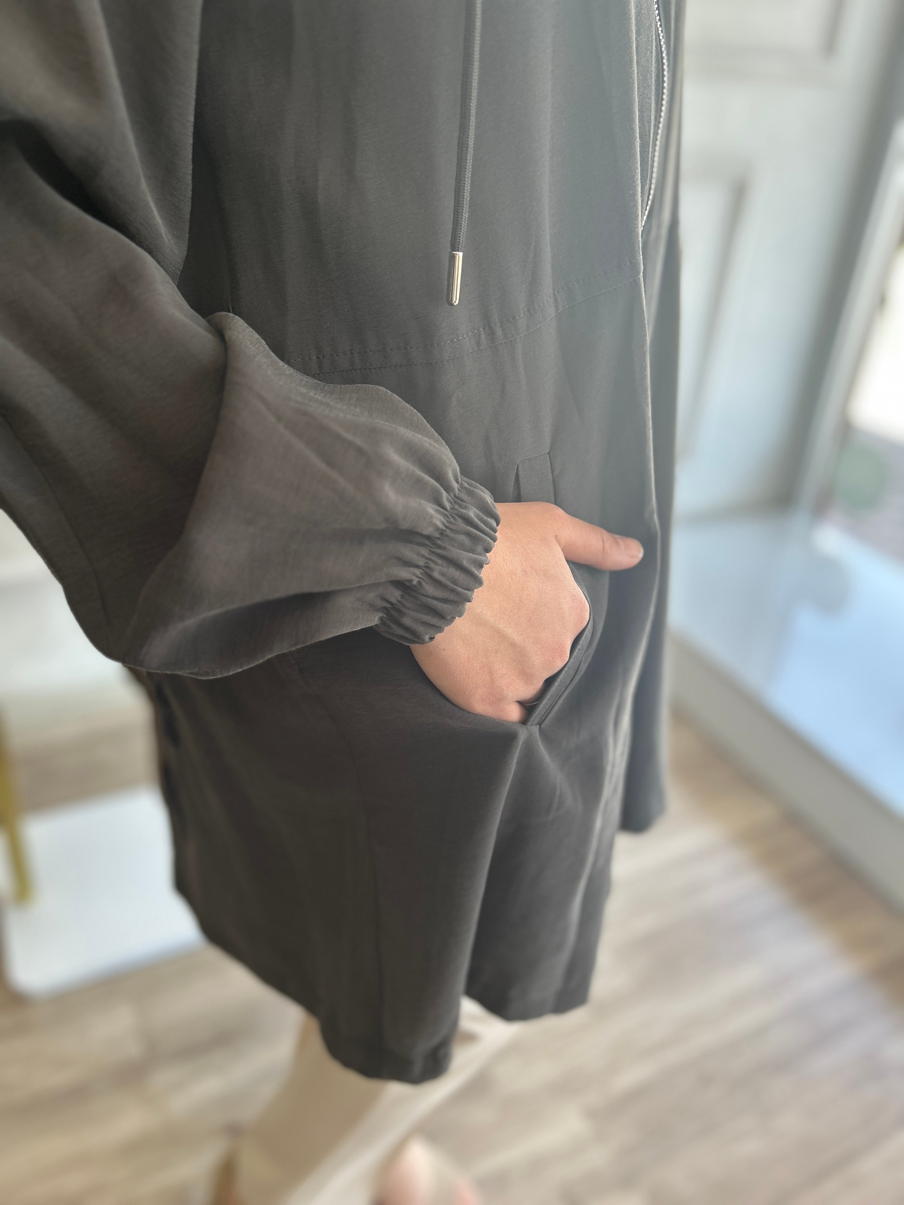 Sırt Detaylı Kap (Antrasit)