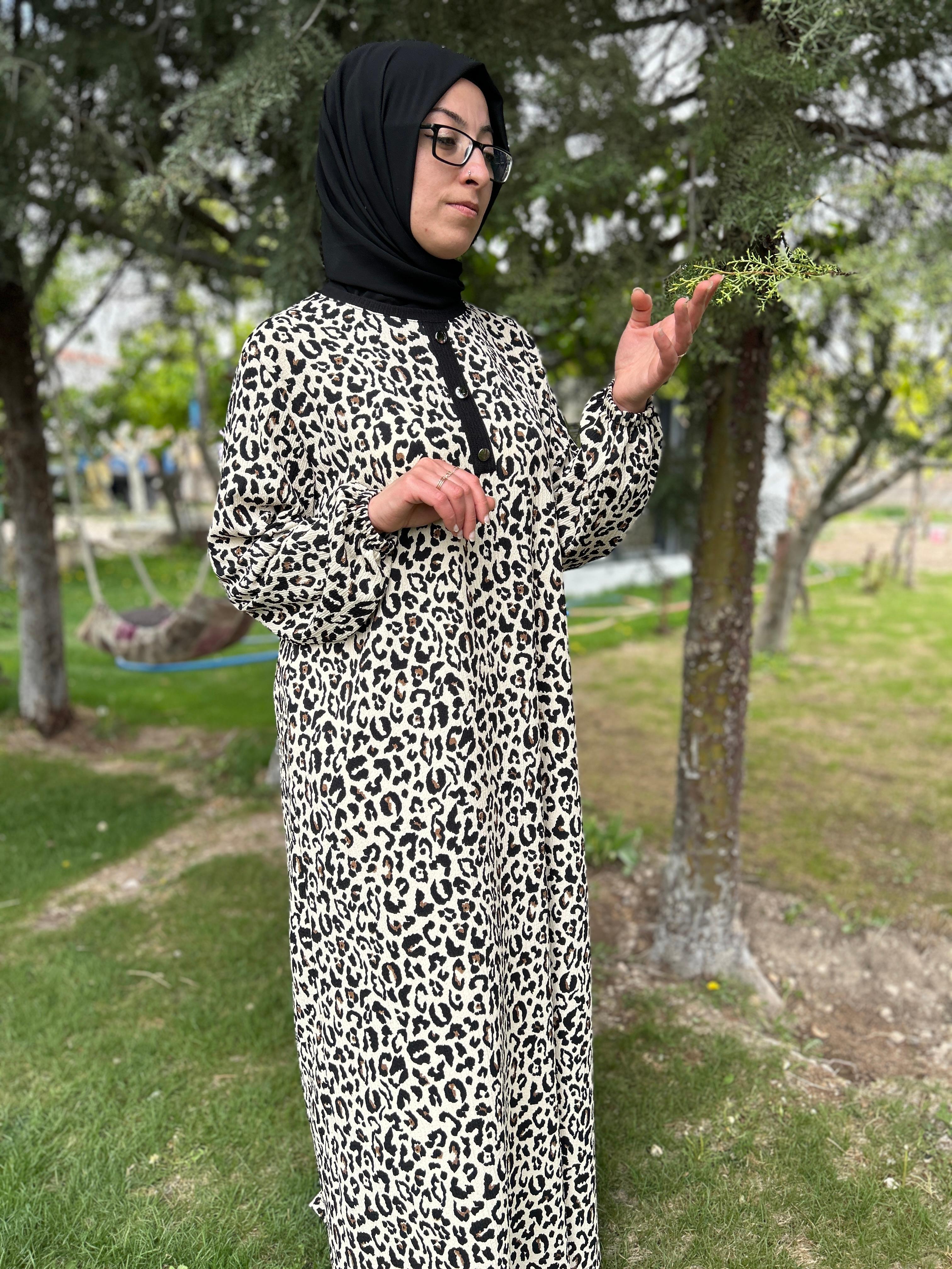 Krem Rengi Leopar Desenli Elbise