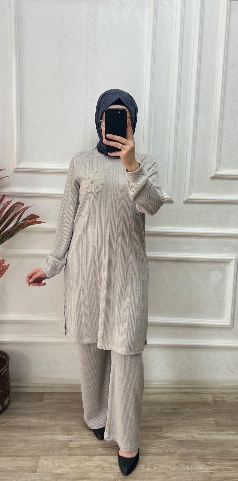 Parlak kumaşlı şık takım (gri)