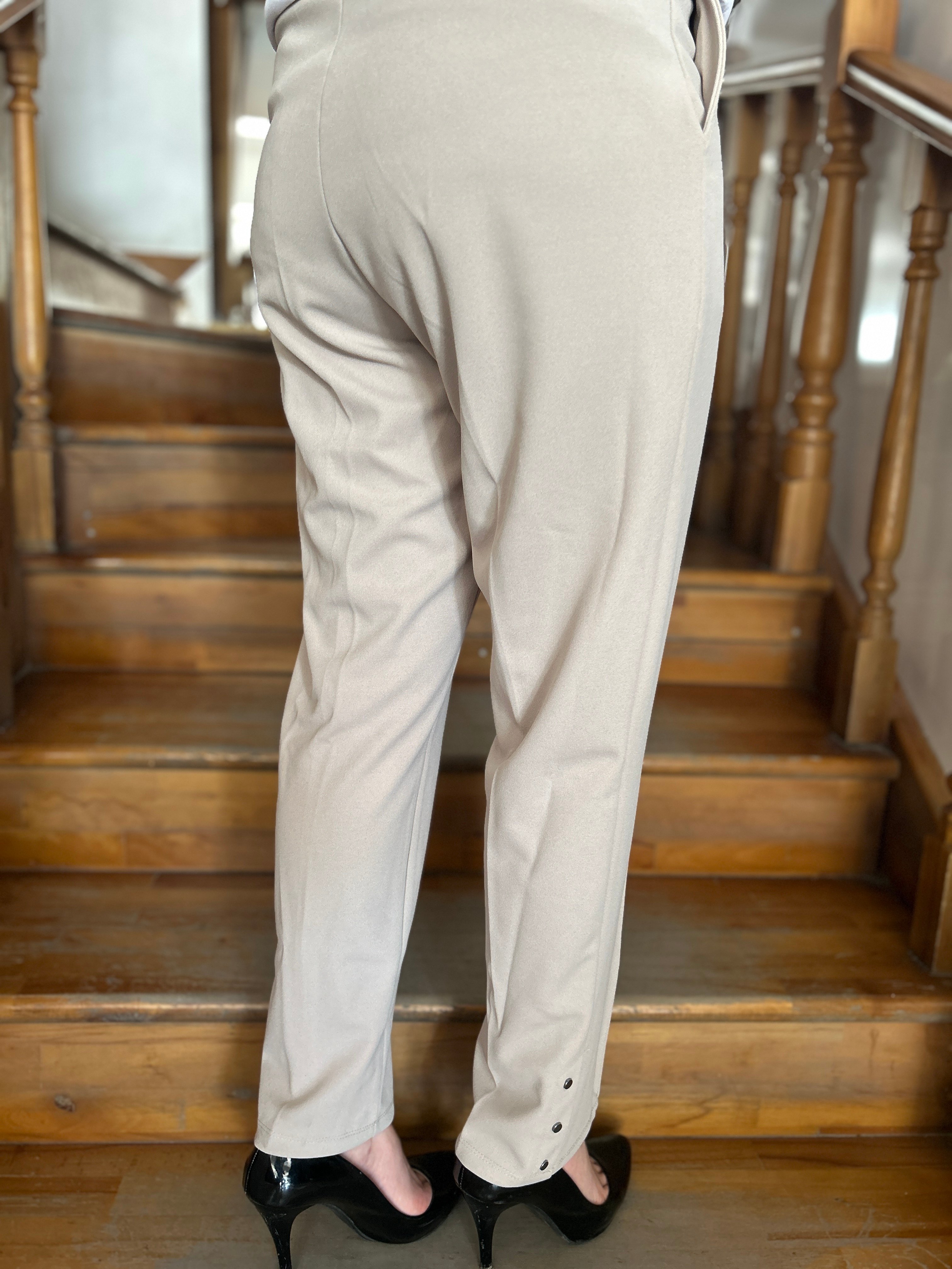 Paçası Zımbalı Pantolon (Bej)