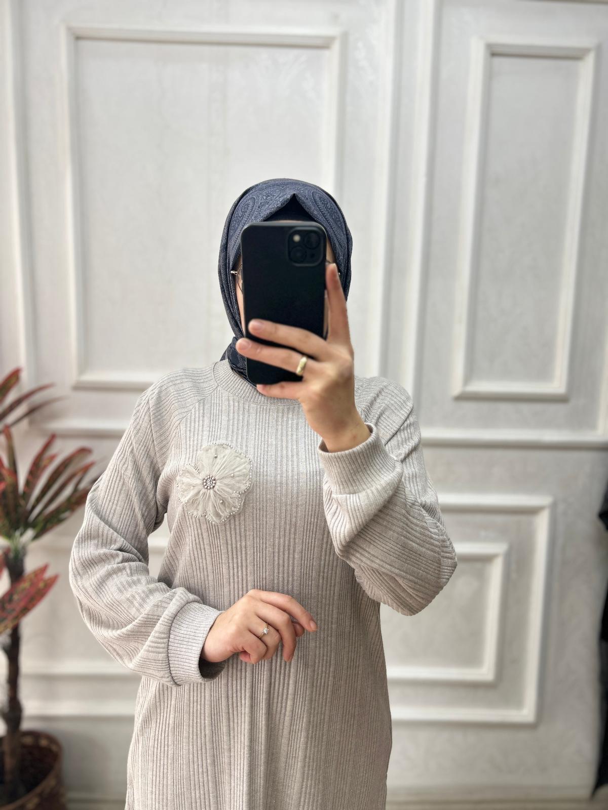 Parlak kumaşlı şık takım (gri)