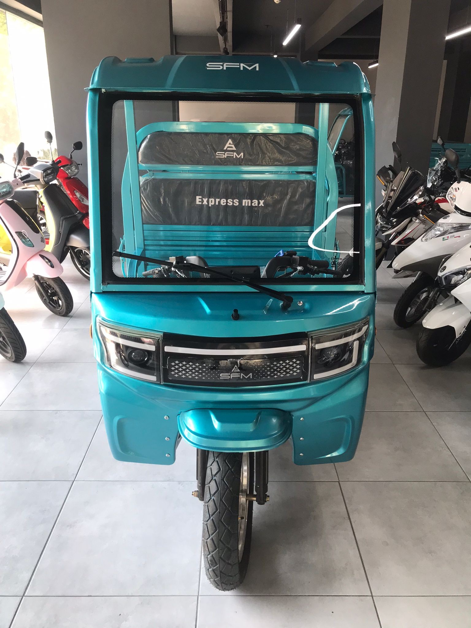 SU68000 ÜÇTEKER ELEKTRİKLİ MOTORLUBİSİKLET TAKTAS