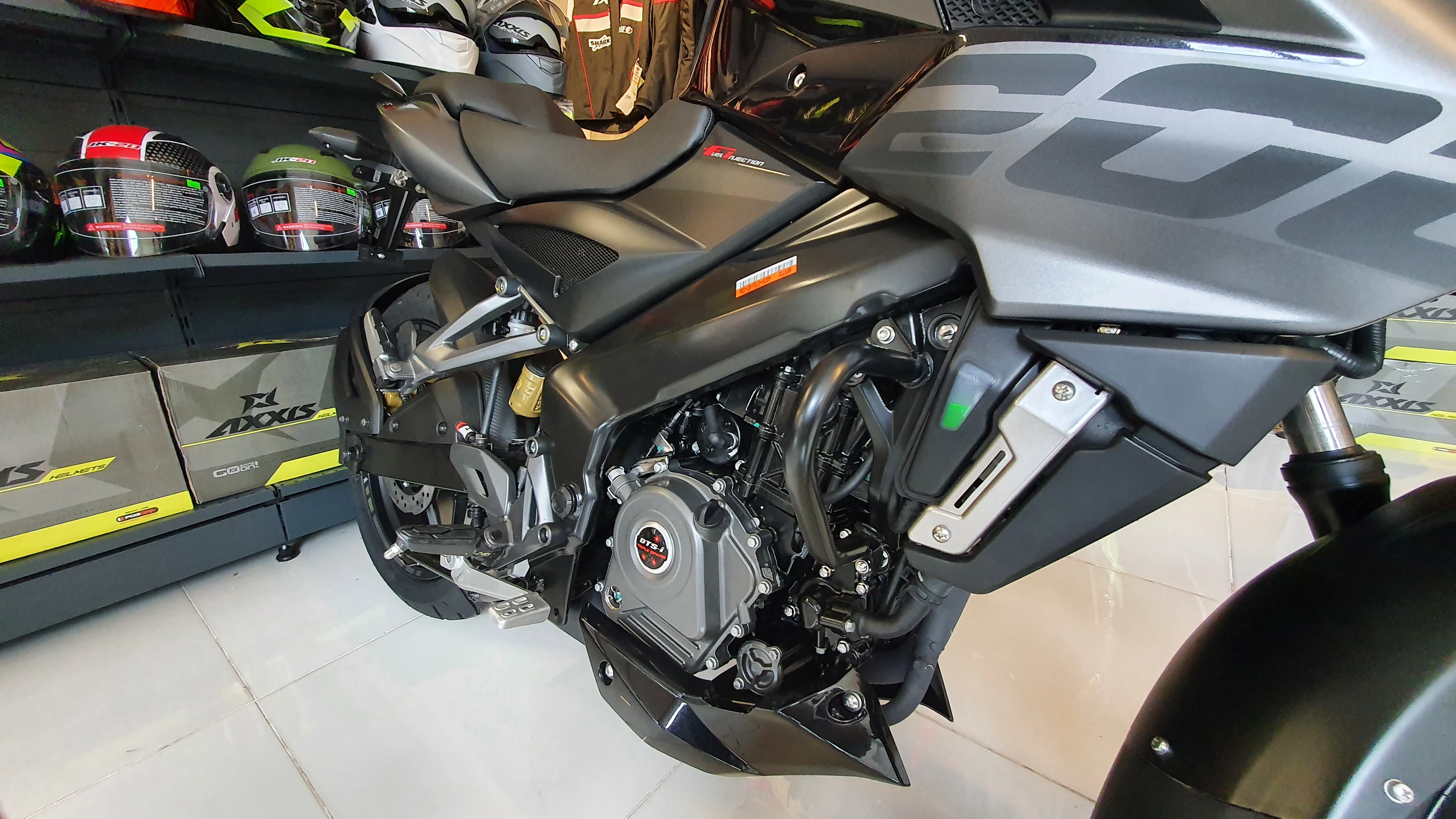 BAJAJ PULSAR NS200 euro 5 MOTOSİKLET