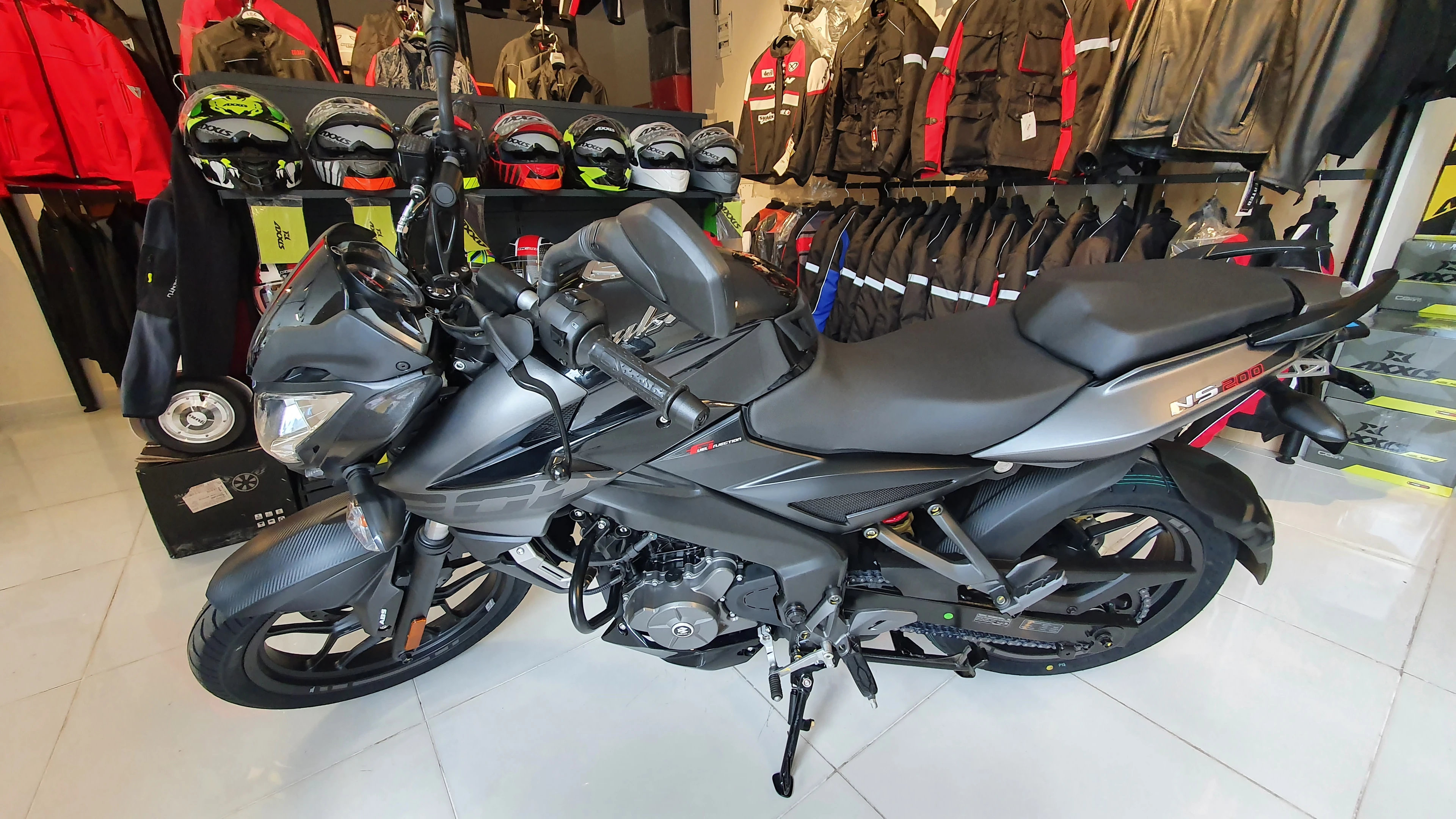 BAJAJ PULSAR NS200 euro 5 MOTOSİKLET