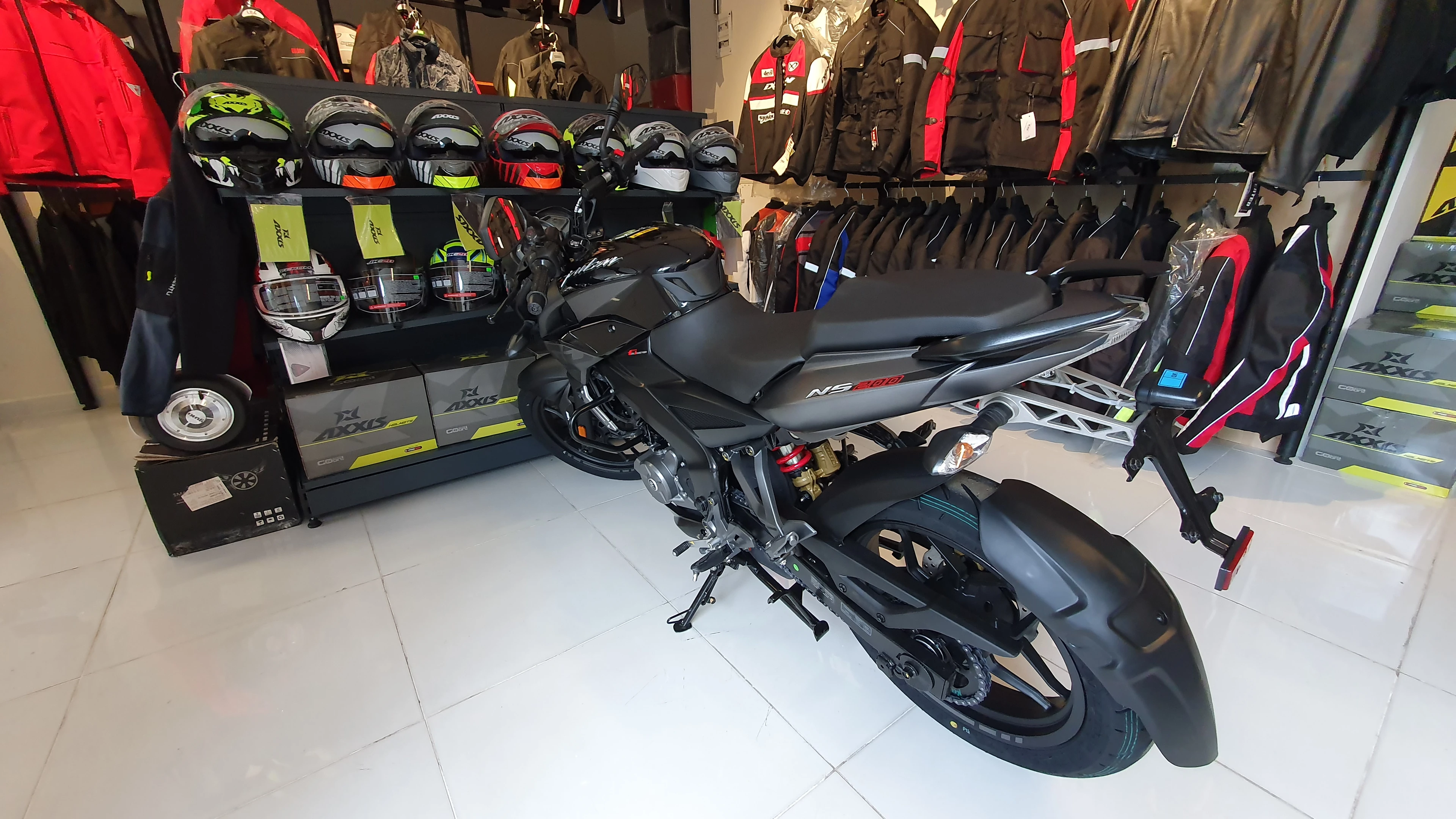 BAJAJ PULSAR NS200 euro 5 MOTOSİKLET