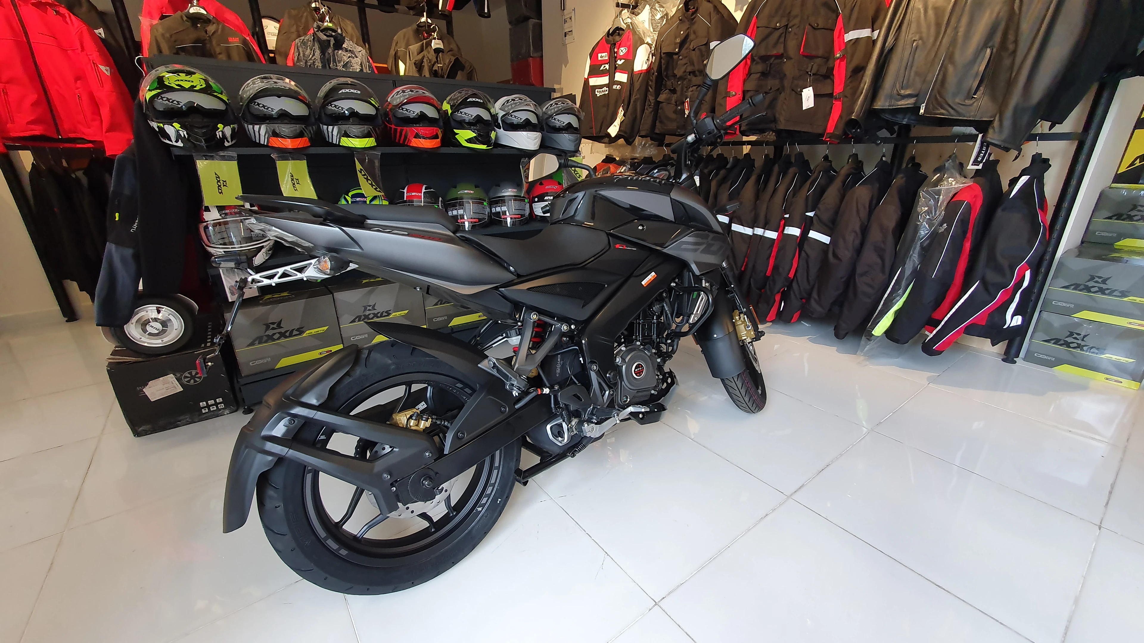 BAJAJ PULSAR NS200 euro 5 MOTOSİKLET