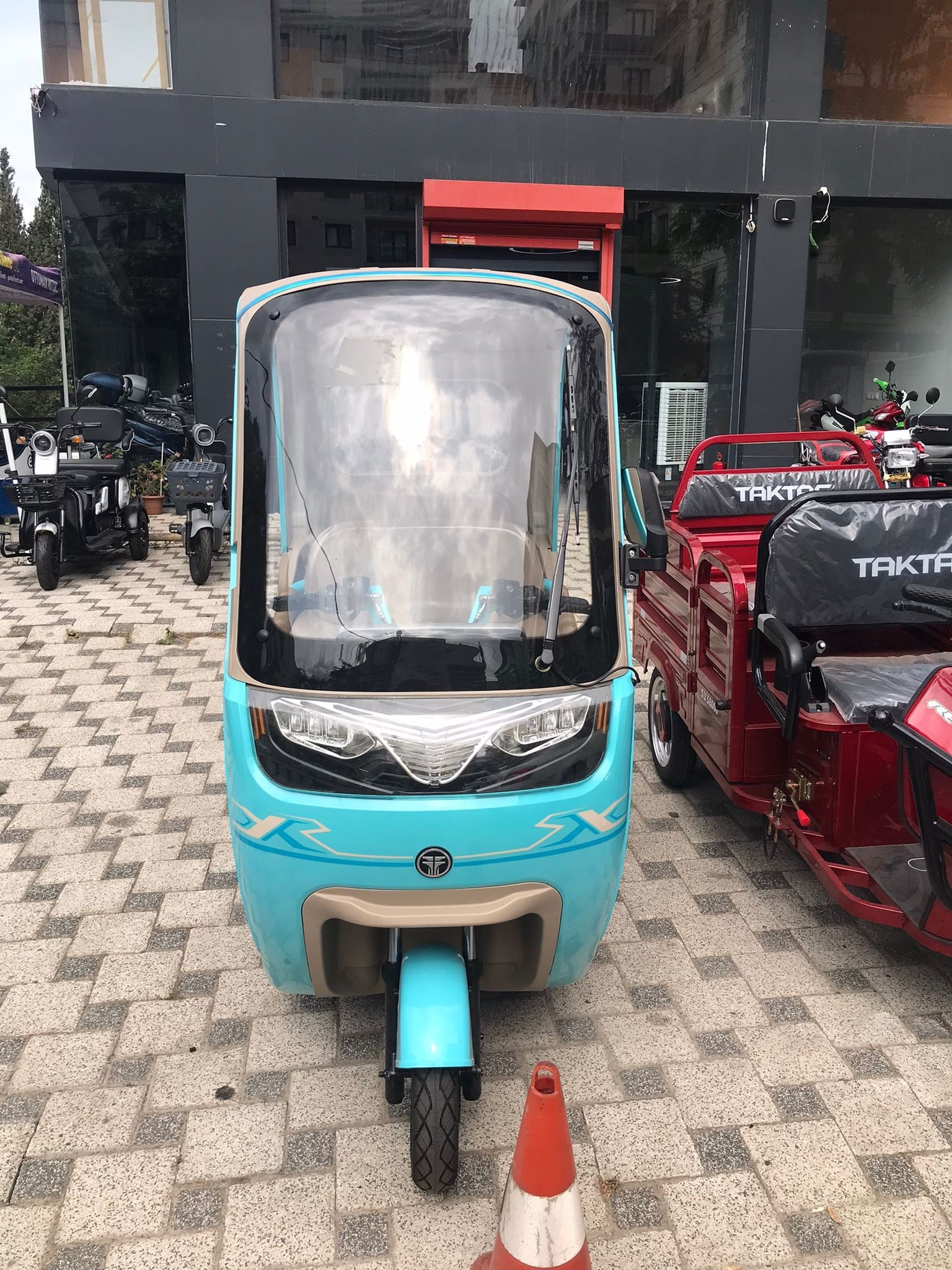 SU5 ÜÇTEKER ELEKTRİKLİ MOTORLUBİSİKLET TAKTAS