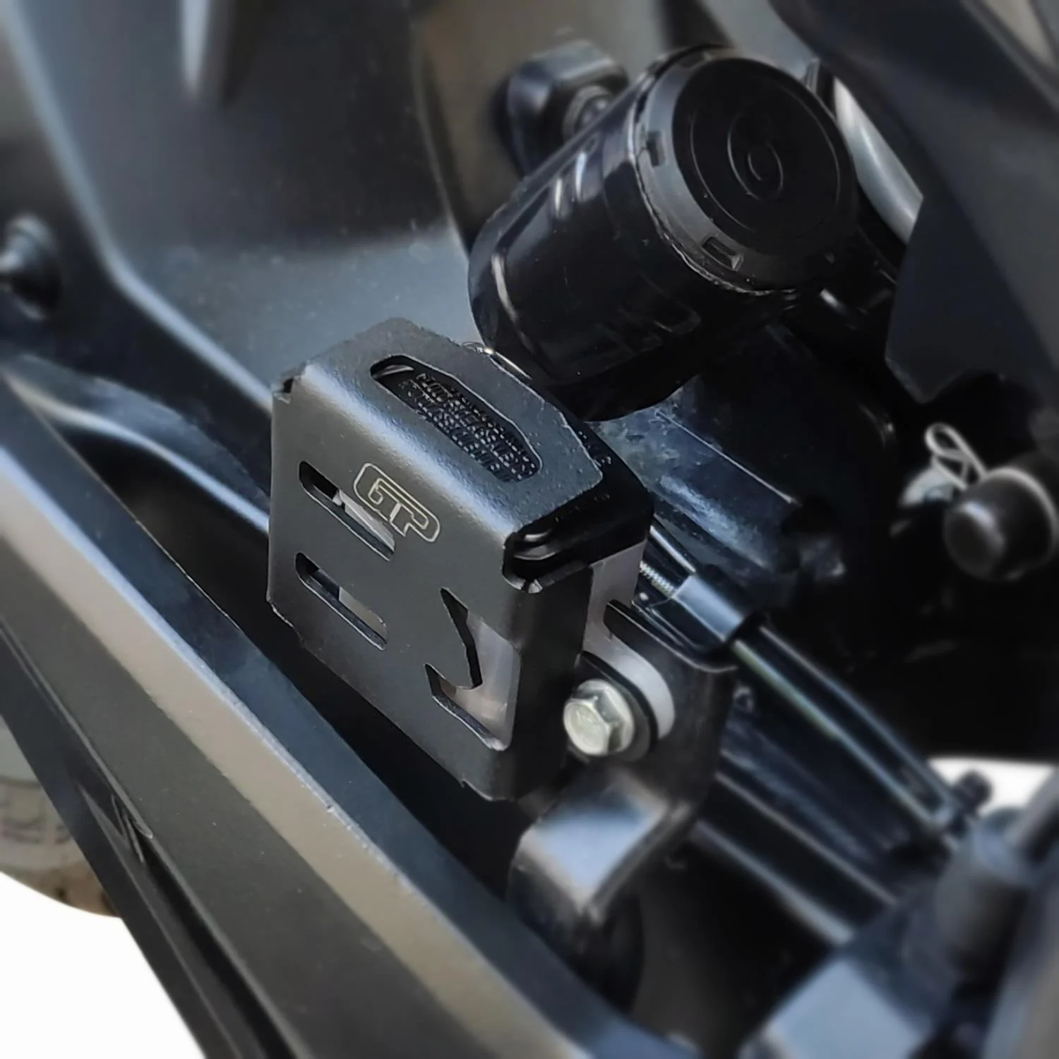 Bajaj Dominar 250/400 2017-2022 Uyumlu Fren Rezerve Koruması Siyah GP Kompozit