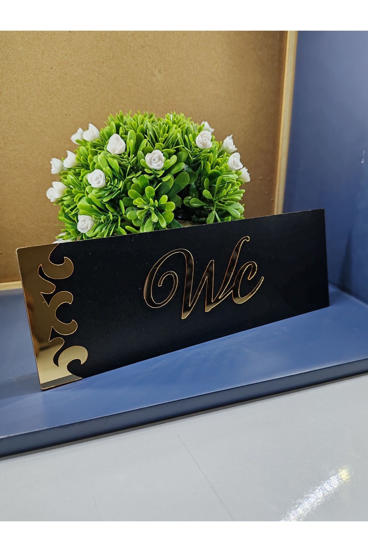 Dekoratif WC Yazılı Gold Aynalı Pleksi Yazılı Siyah Mdf Yönlendirme Levhası 20x8 cm