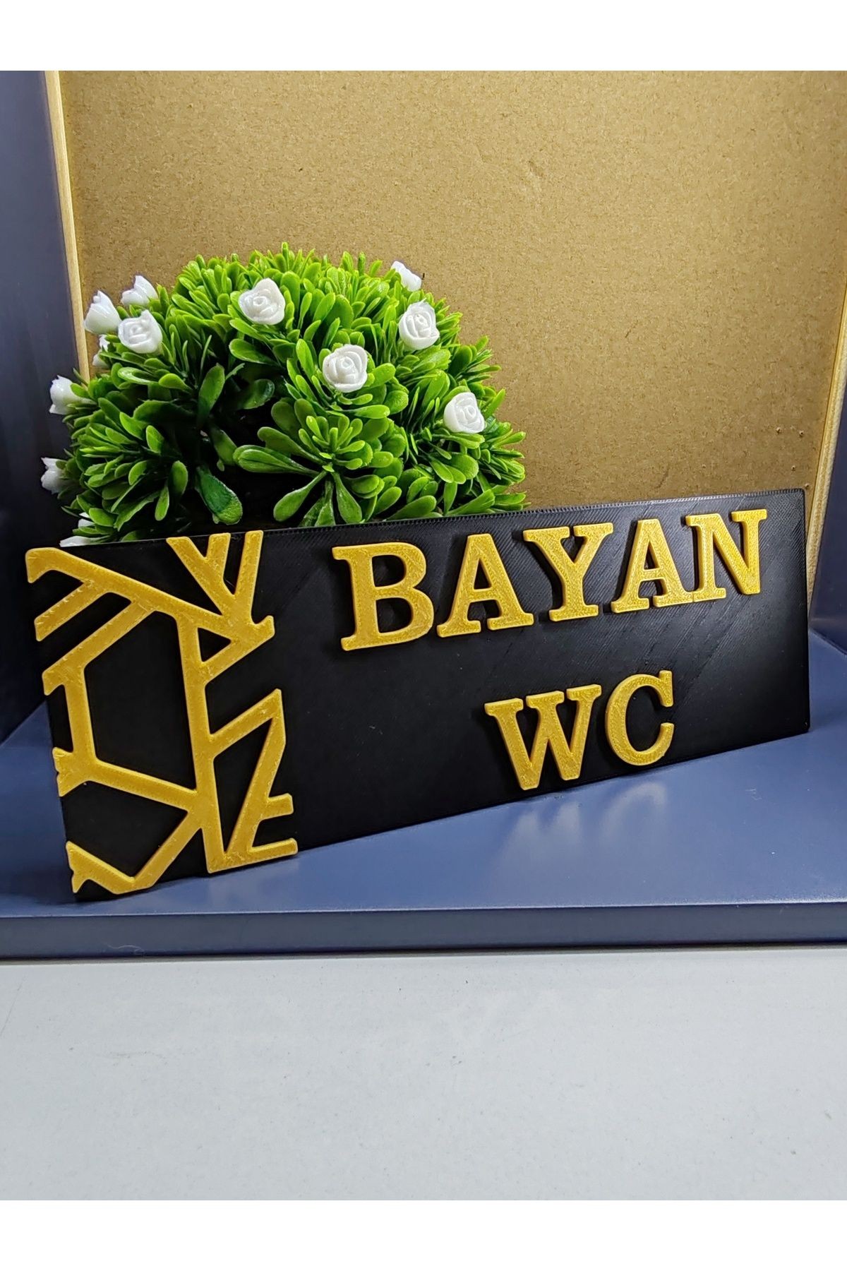 WC YÖNLENDİRME LEVHASI 20X7 CM SİYAH ÜZERİ GOLD