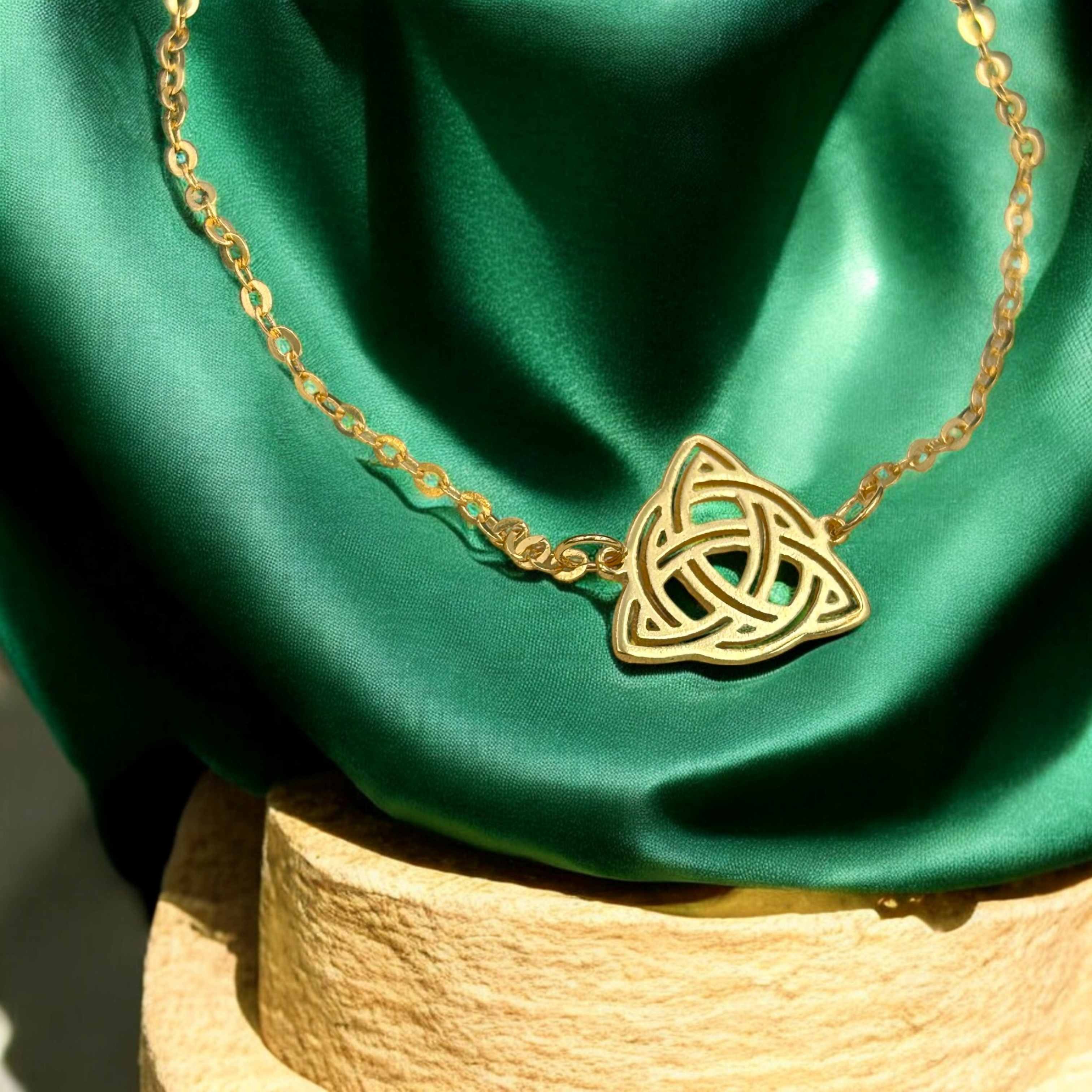 14 Ayar Altın Kaplama Triquetra Üçlü Düğüm Bileklik