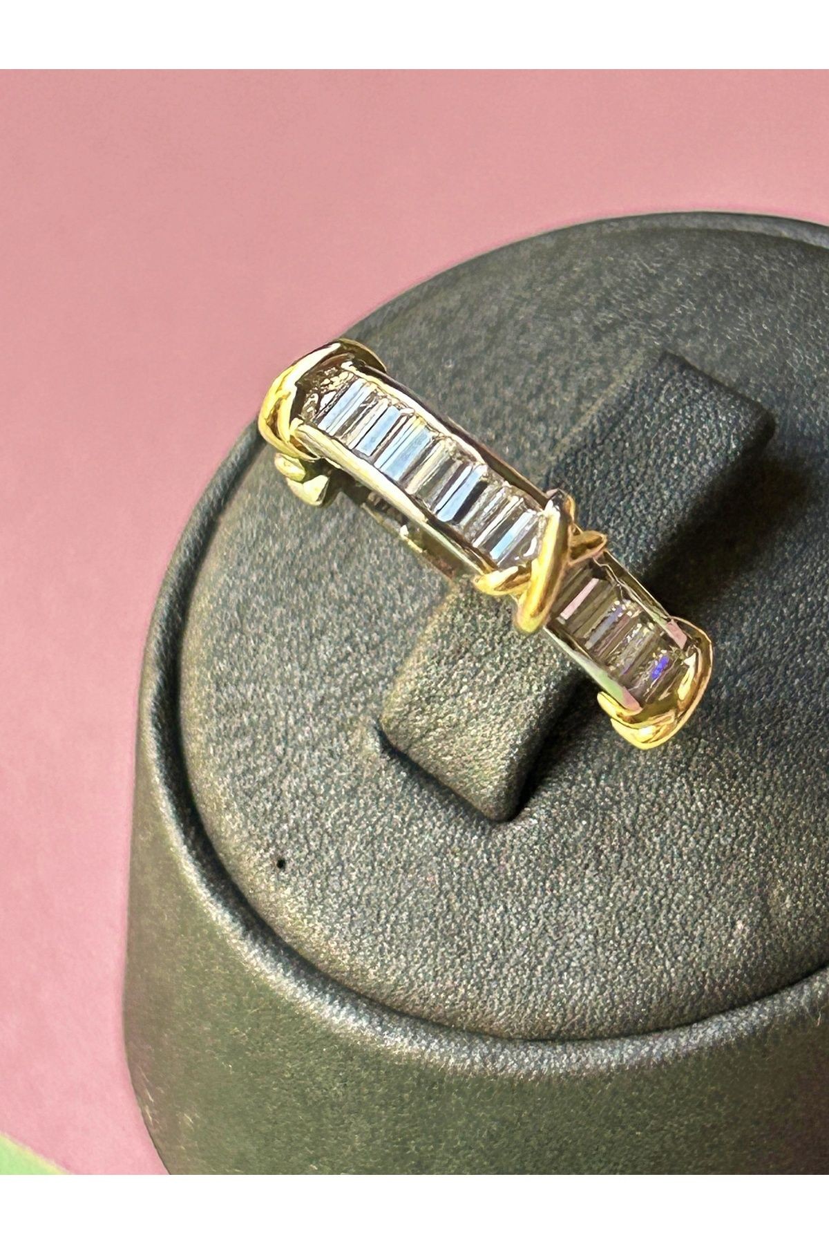 Silver Renk Baget Zirkon Taşlı Gold X Detaylı Ayarlanabilir Çelik Yüzük