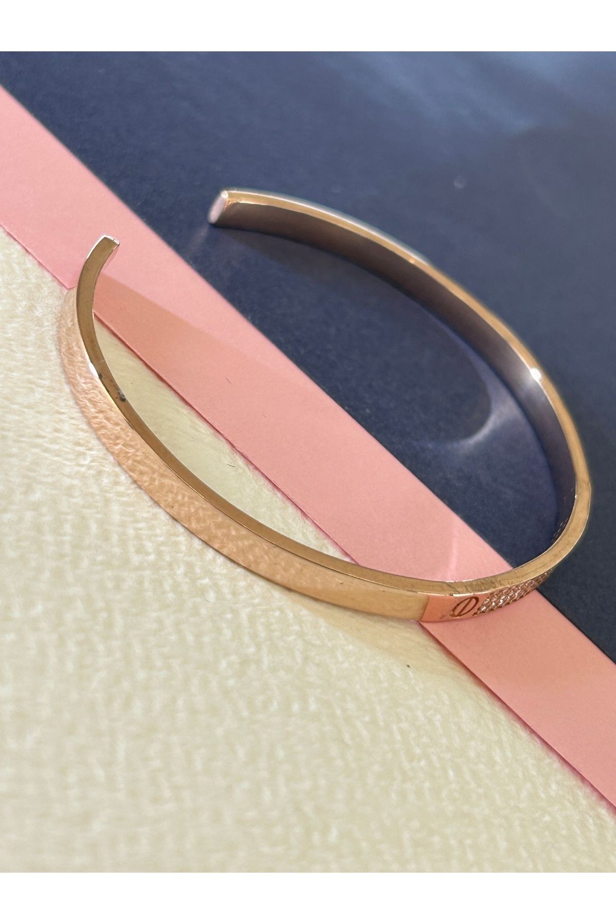 6,30 Gr Rose Renk İthal Vida Model Zirkon Taşlı 925 Gümüş Bangle