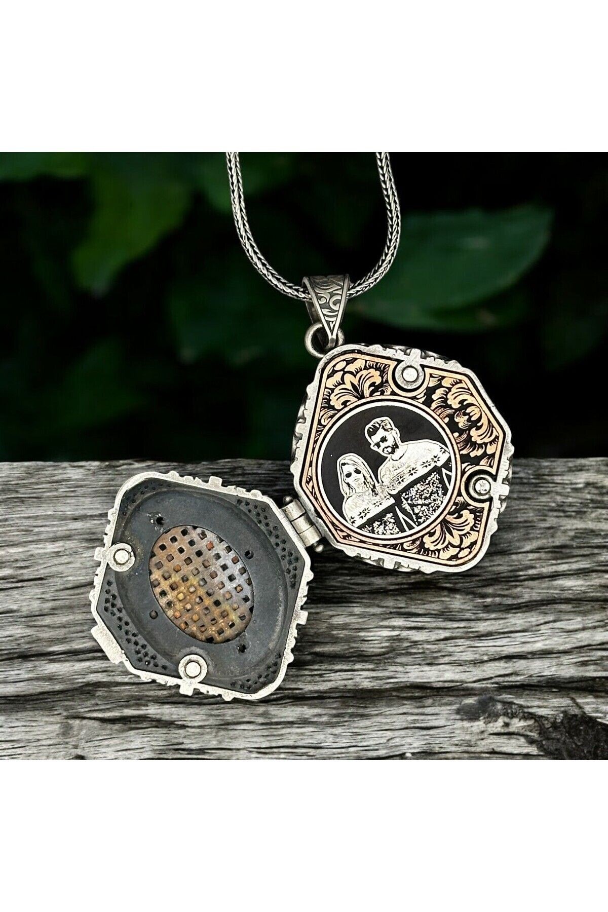 Monogram Harf Ve Fotoğraf İşlemeli925 Ayar Gümüş Kapaklı Madalyon