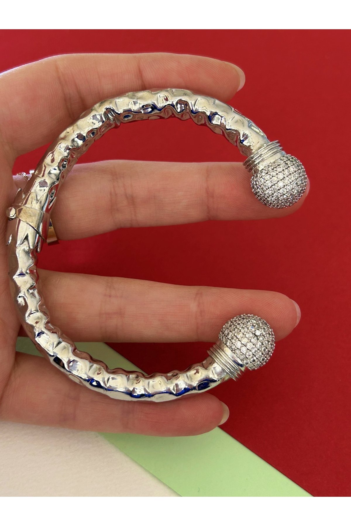 Silver Renk Çelik Zirkon Taşlı Dövme Model Bangle