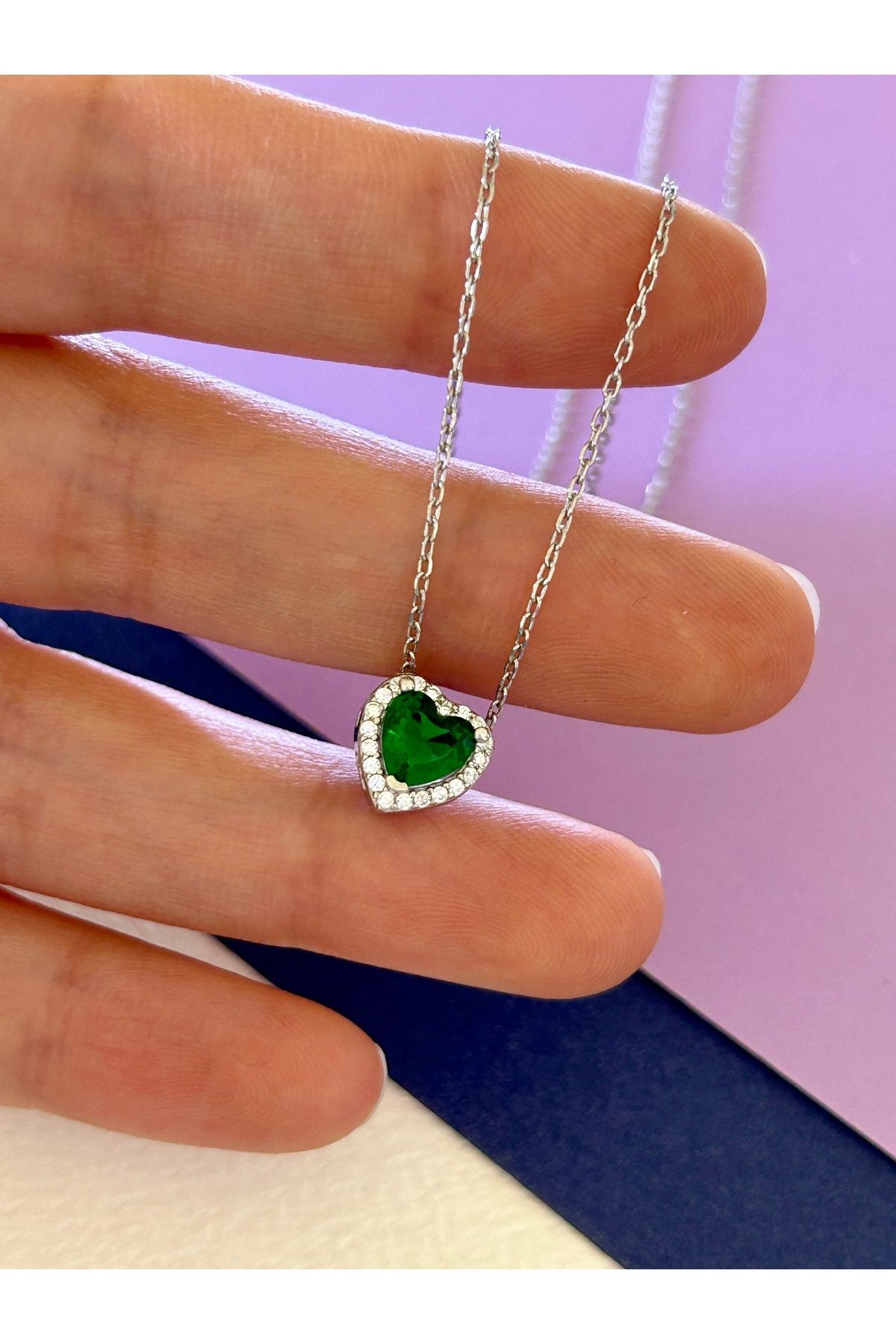 Silver Renk Yeşil Zirkon Taşlı Kalp 925 Gümüş Kolye