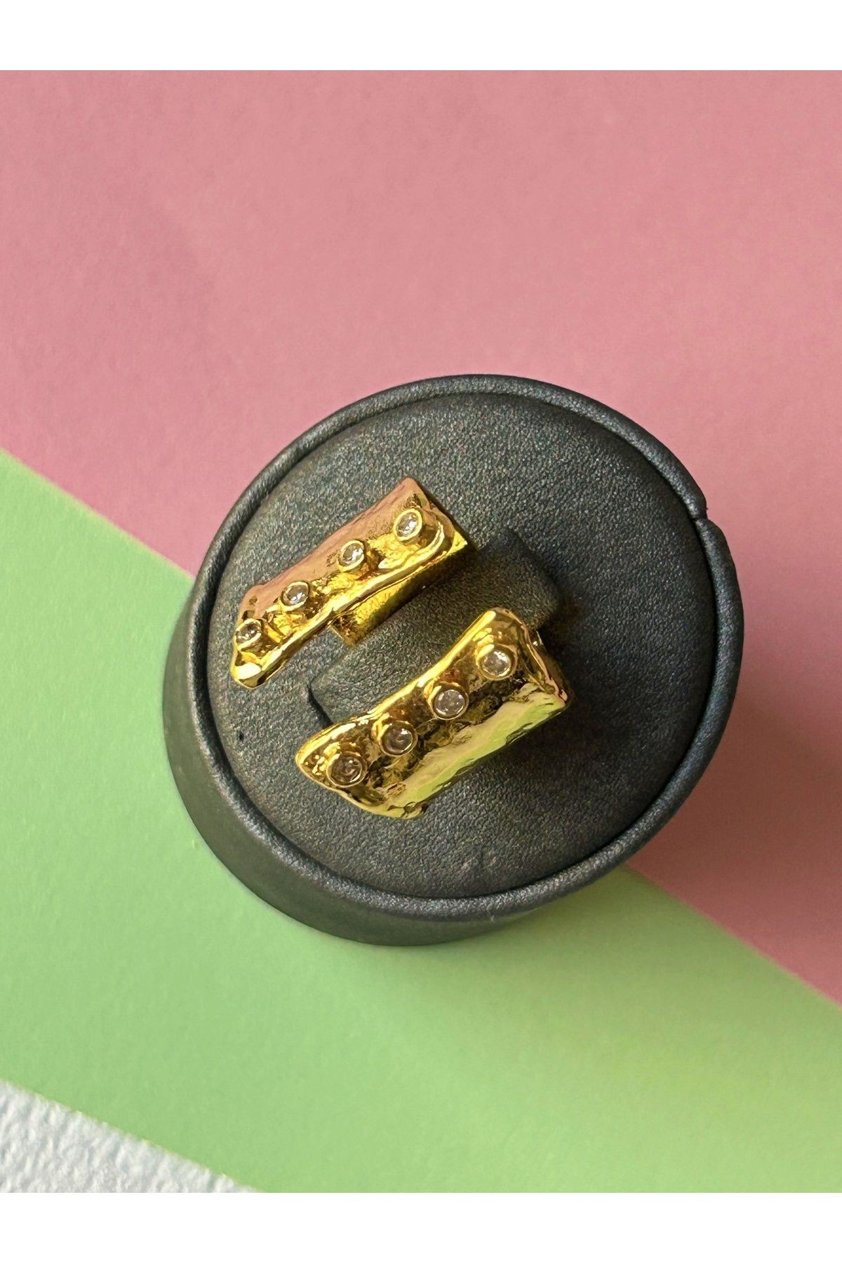 Gold Renk Beyaz Zirkon Taşlı Otantik Kalın Ezme Çelik Ayarlanabilir Yüzük