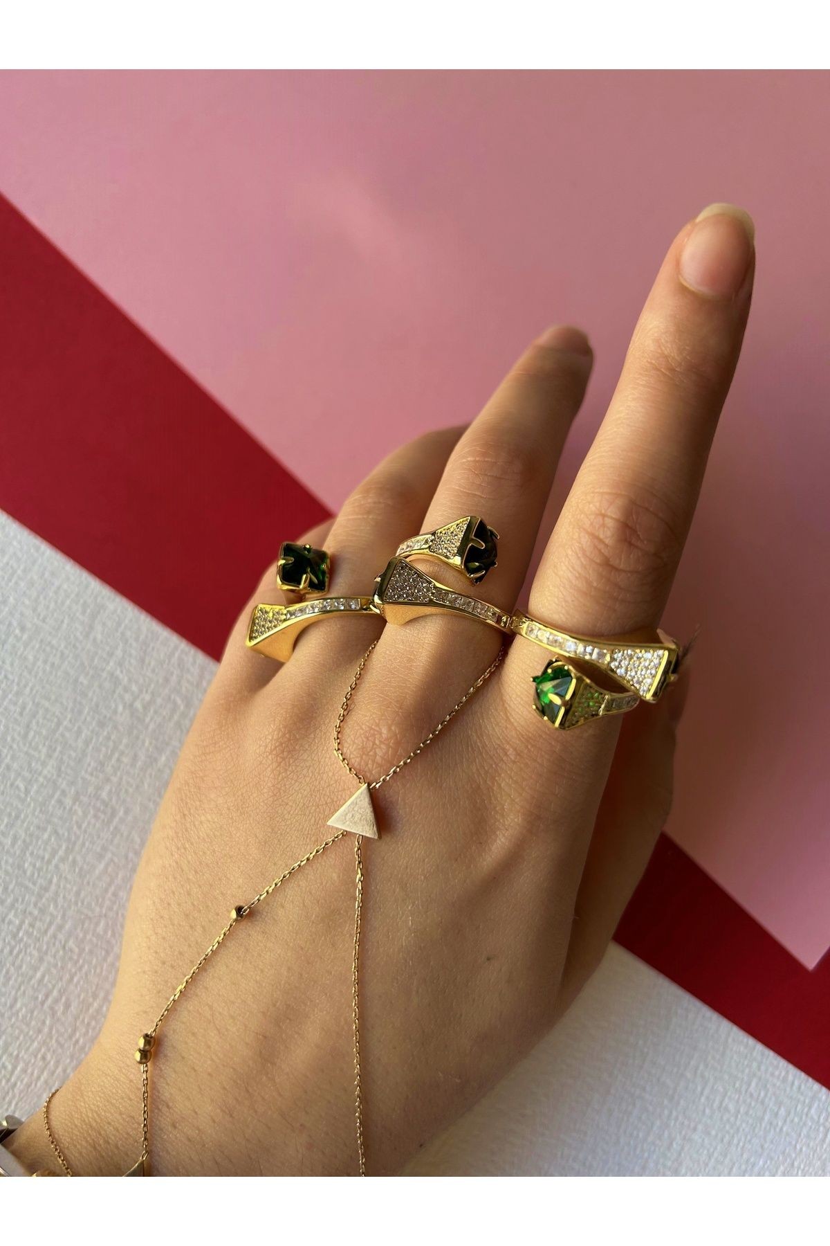Gold Renk Ters Prenses Zirkon Taşlı Çift Yeşil Taşlı Çelik Tasarım Yüzük