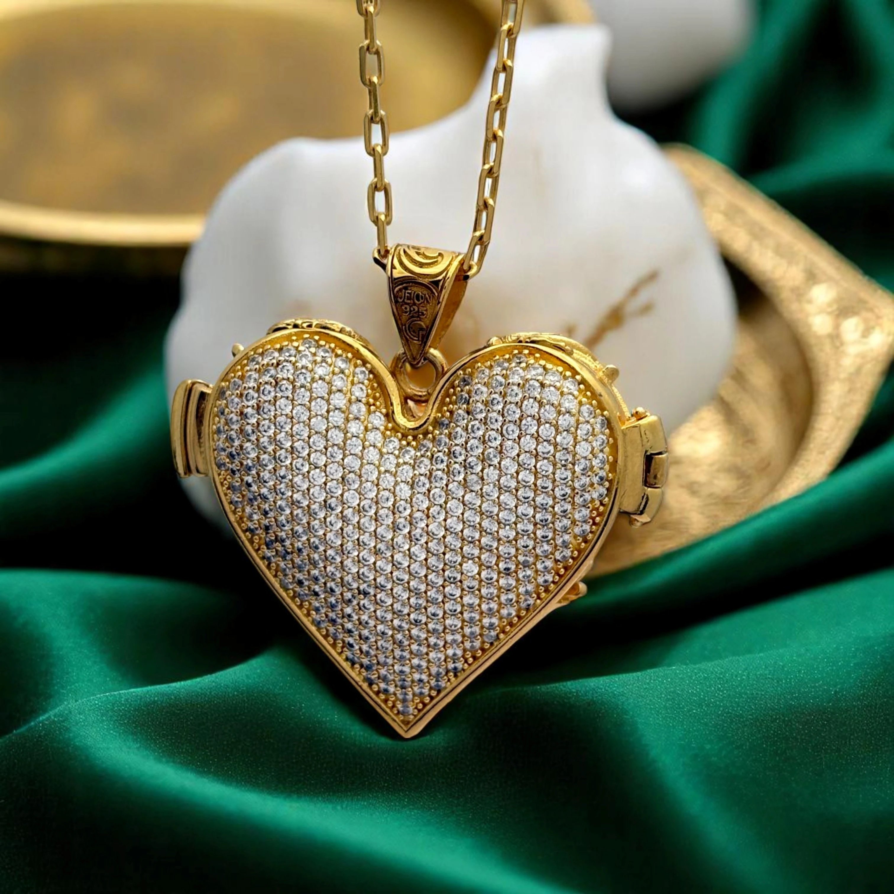 Altın Kaplama Büyük Boy 925 Ayar Gümüş Kapaklı Kalp Madalyon