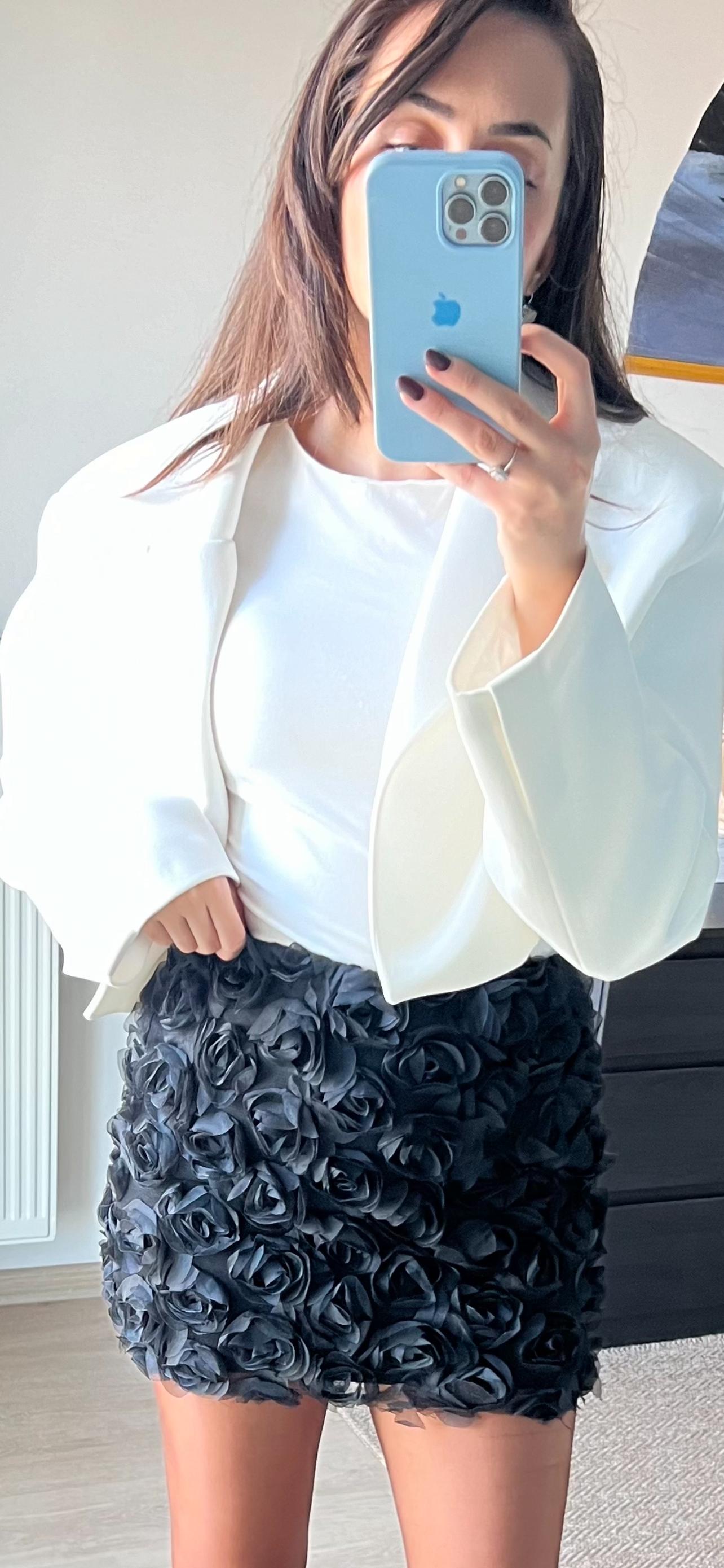 Siyah Tül Güllü Etek