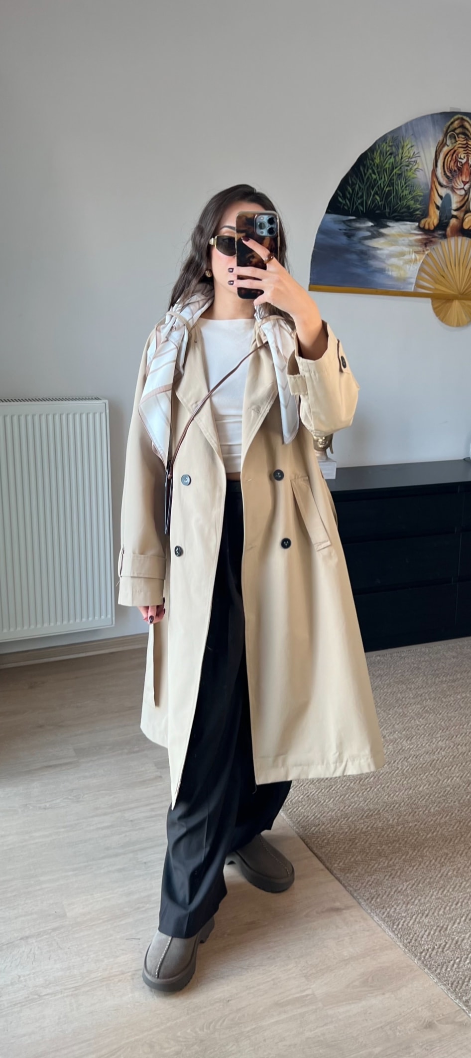 Bej Fularlı Uzun Trençkot