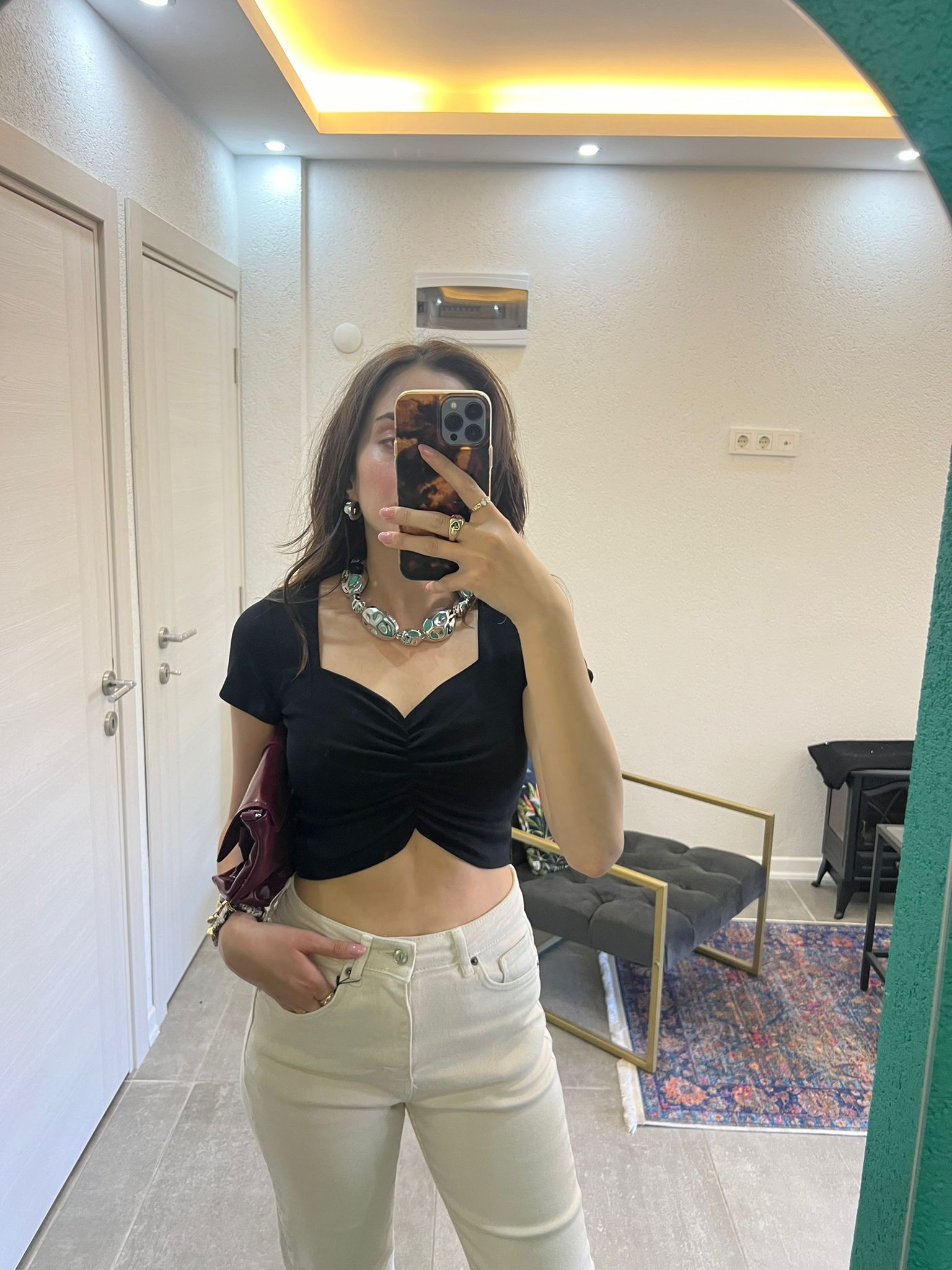Önü Büzgülü Siyah Kısa Tshirt