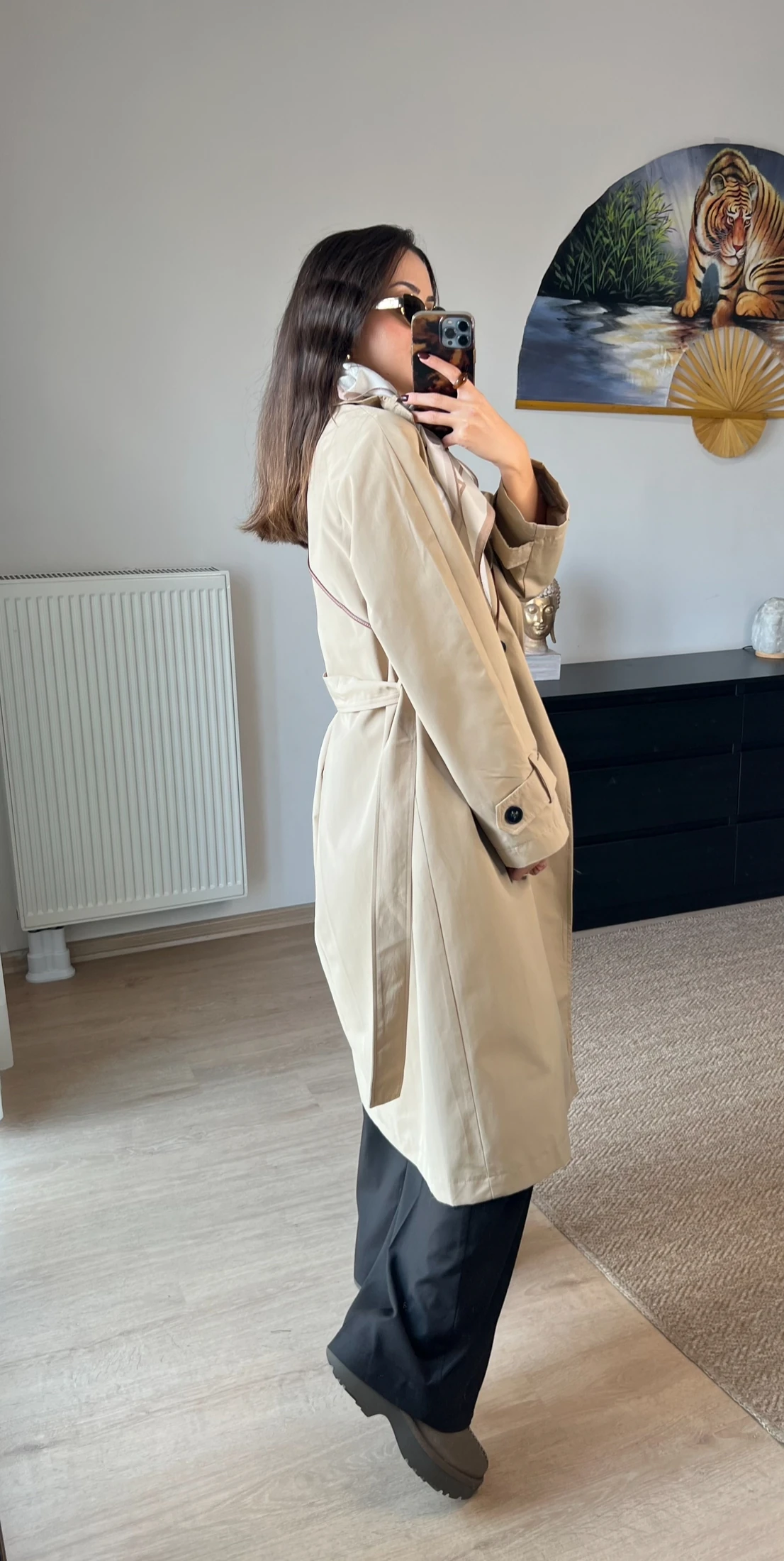 Bej Fularlı Uzun Trençkot