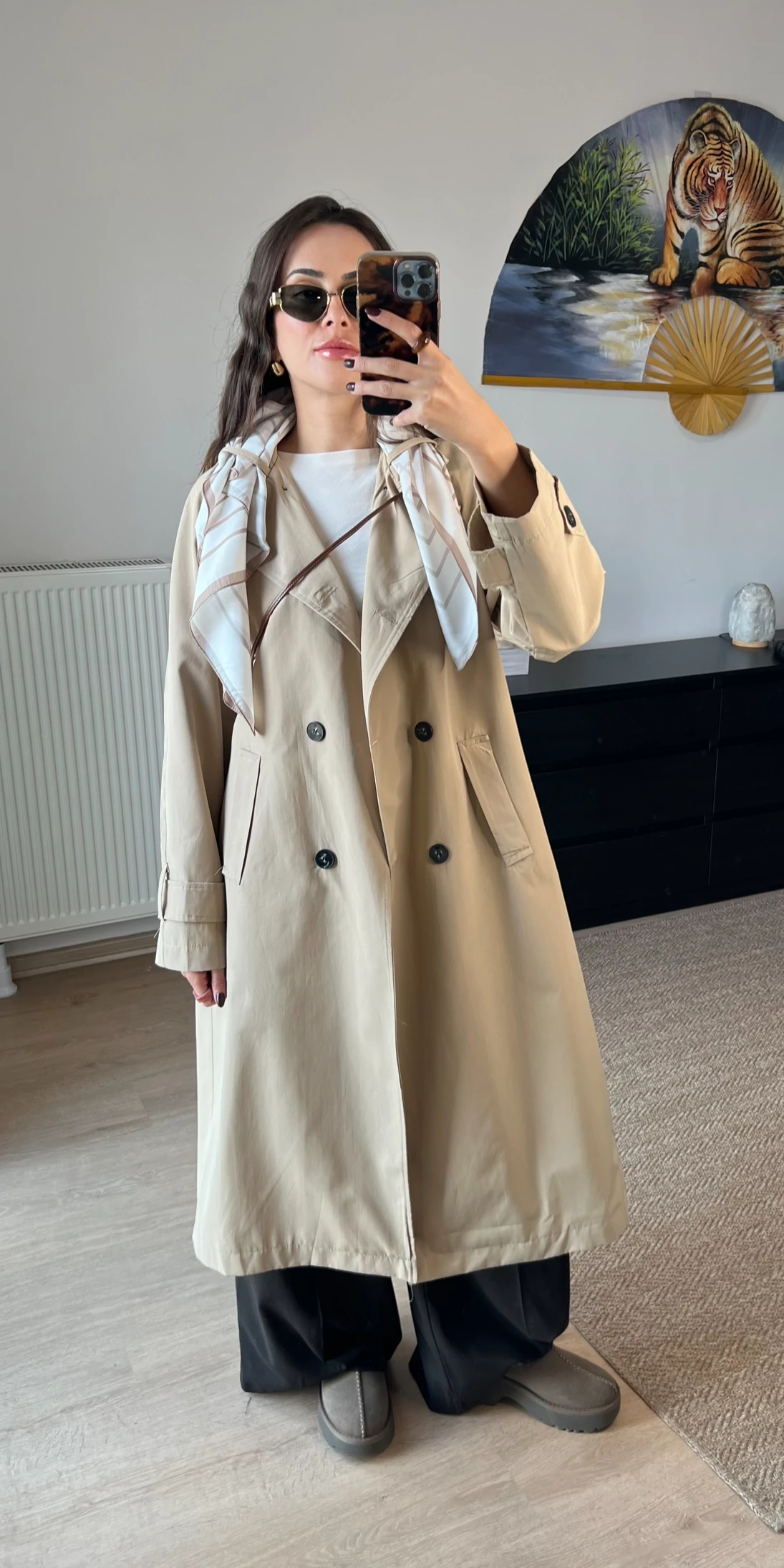Bej Fularlı Uzun Trençkot
