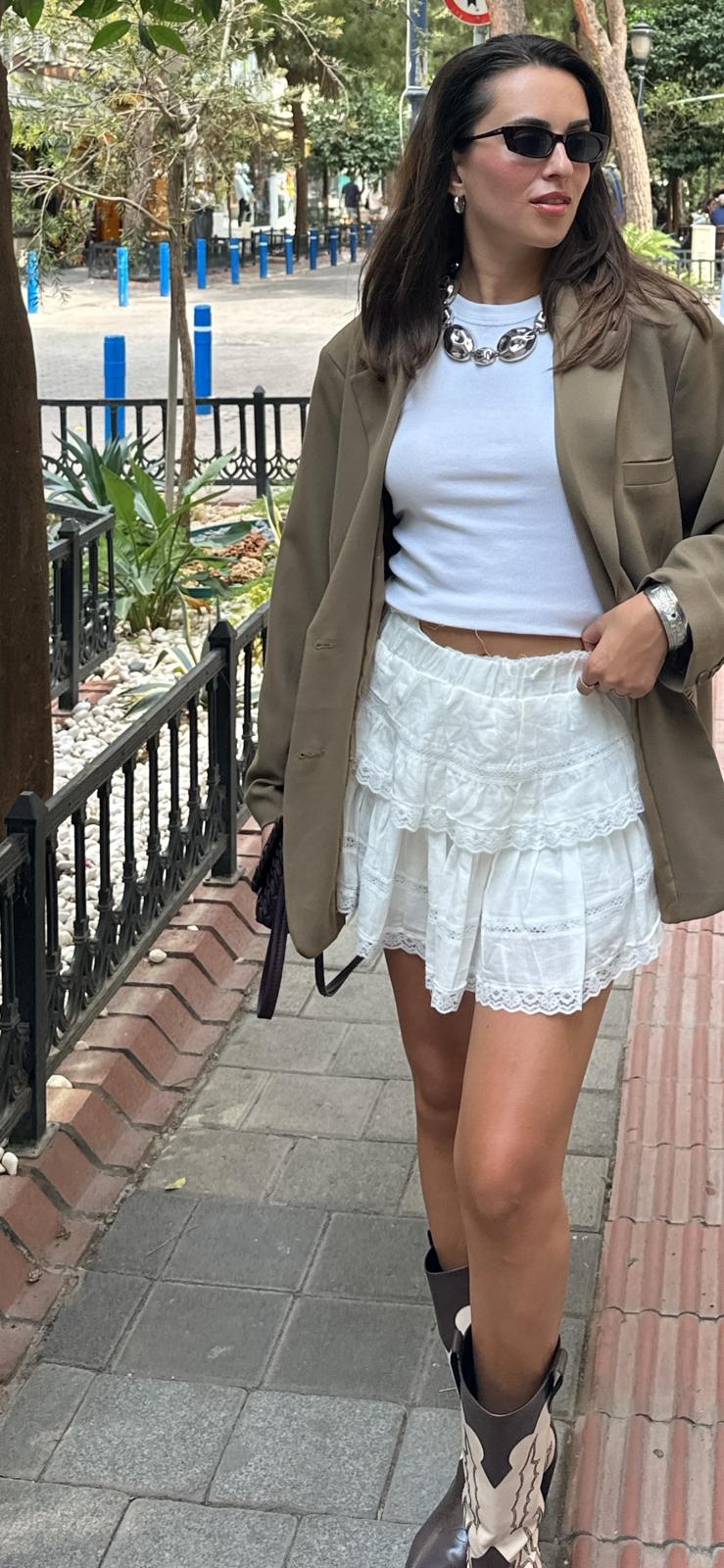 Katlı Ekru Şortlu Etek