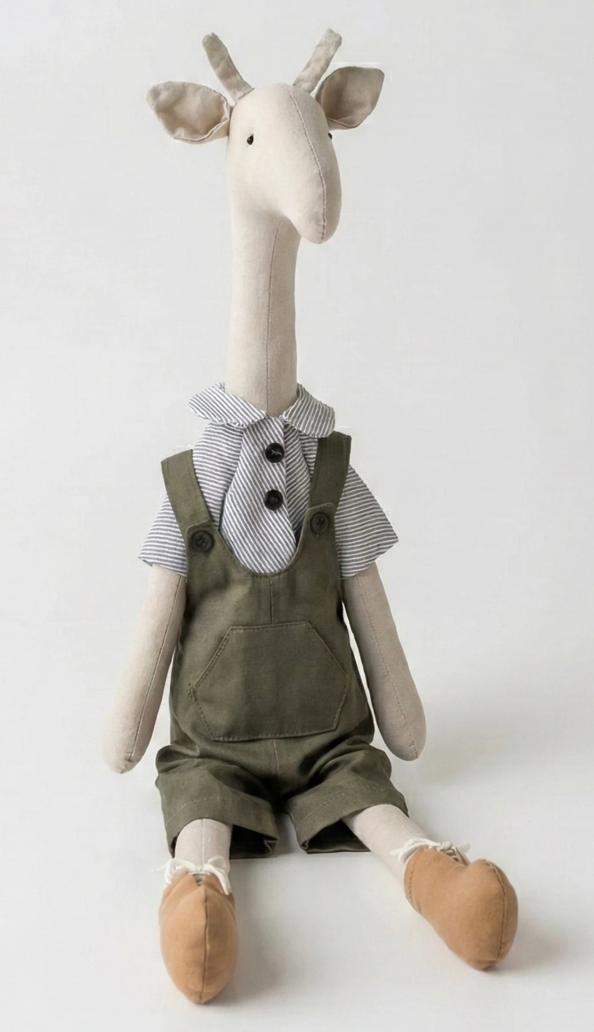 Bez Zürafa Oyuncak (Erkek) / Çizgili Gömlekli ve Haki Tulumlu – Atlas