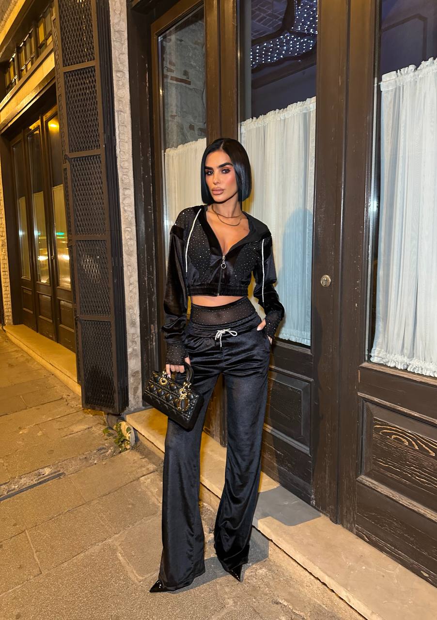 Kristal Taşlı Kadife Crop Fermuarlı Hoodie & File Bel Detaylı Geniş Paça Takım