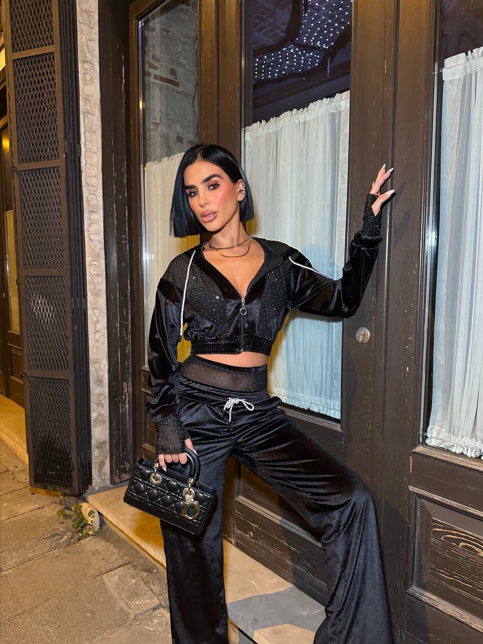 Kristal Taşlı Kadife Crop Fermuarlı Hoodie & File Bel Detaylı Geniş Paça Takım