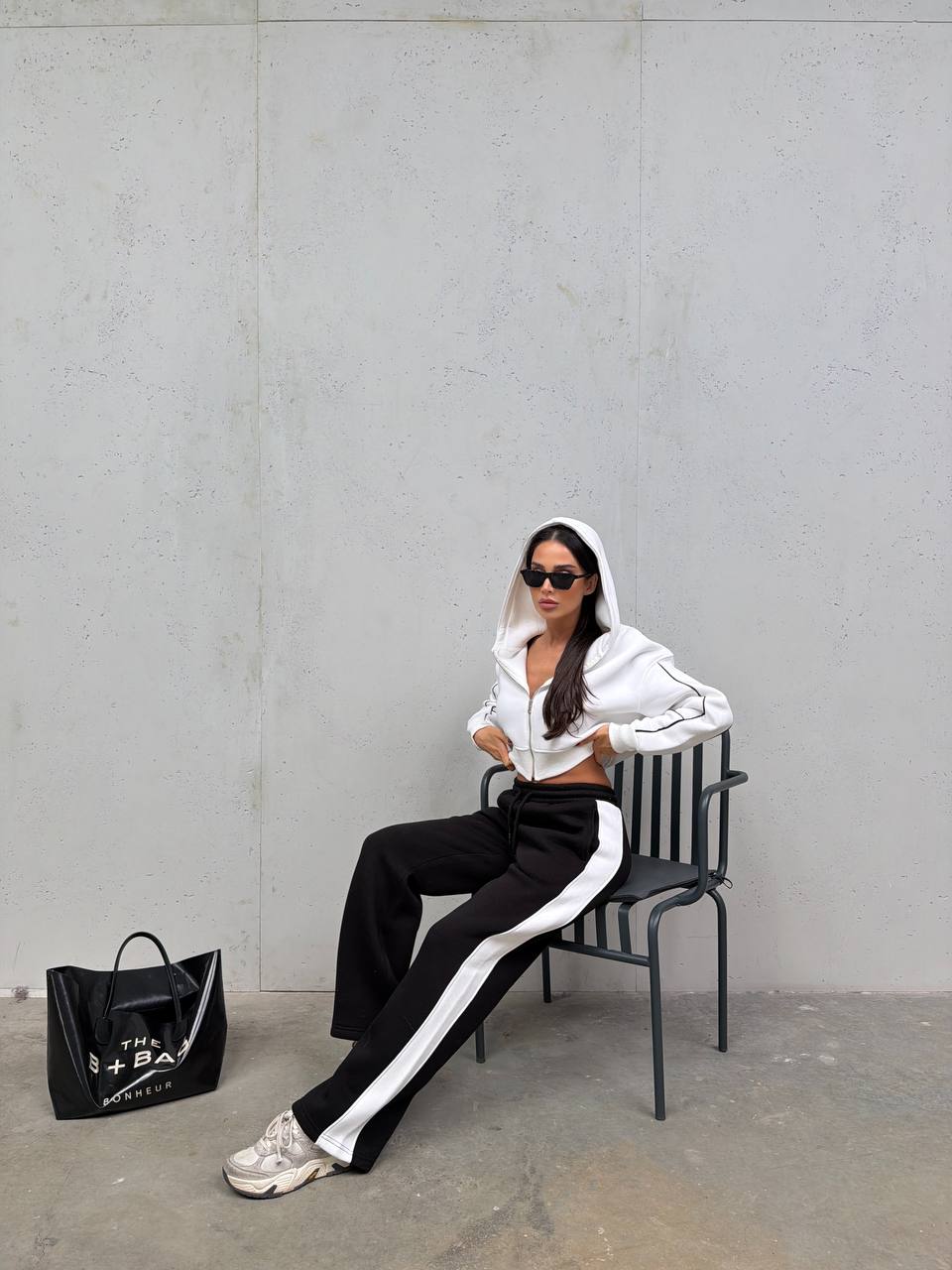 Crop Fermuarlı Kapüşonlu & Biyeli Geniş Paça 3 İplik Eşofman Takımı